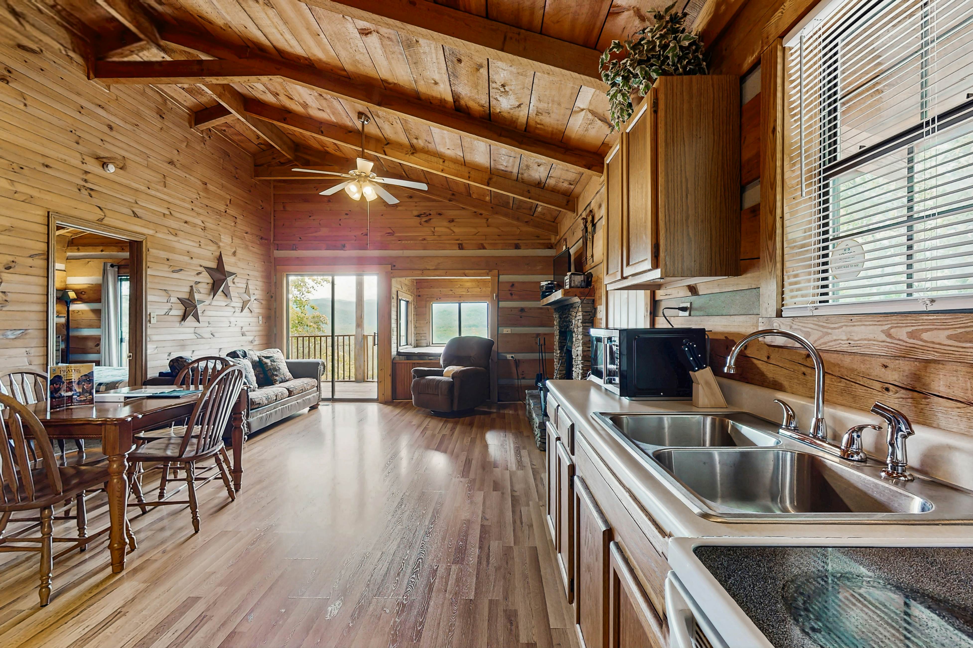 Secluded Home w/ Free Attraction TIckets, Sweeping Mountain Views & Dog-Friendly