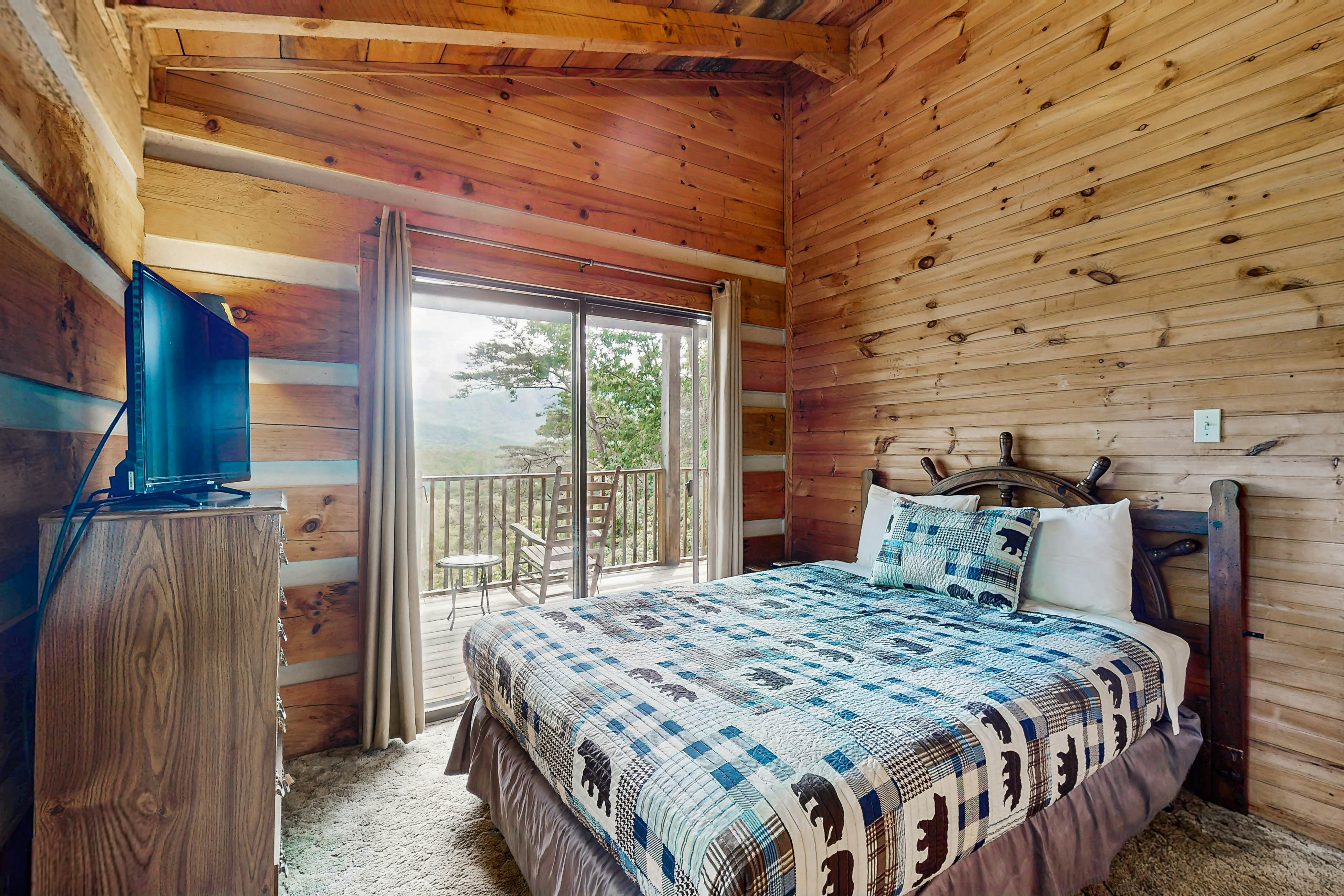 Secluded Home w/ Free Attraction TIckets, Sweeping Mountain Views & Dog-Friendly