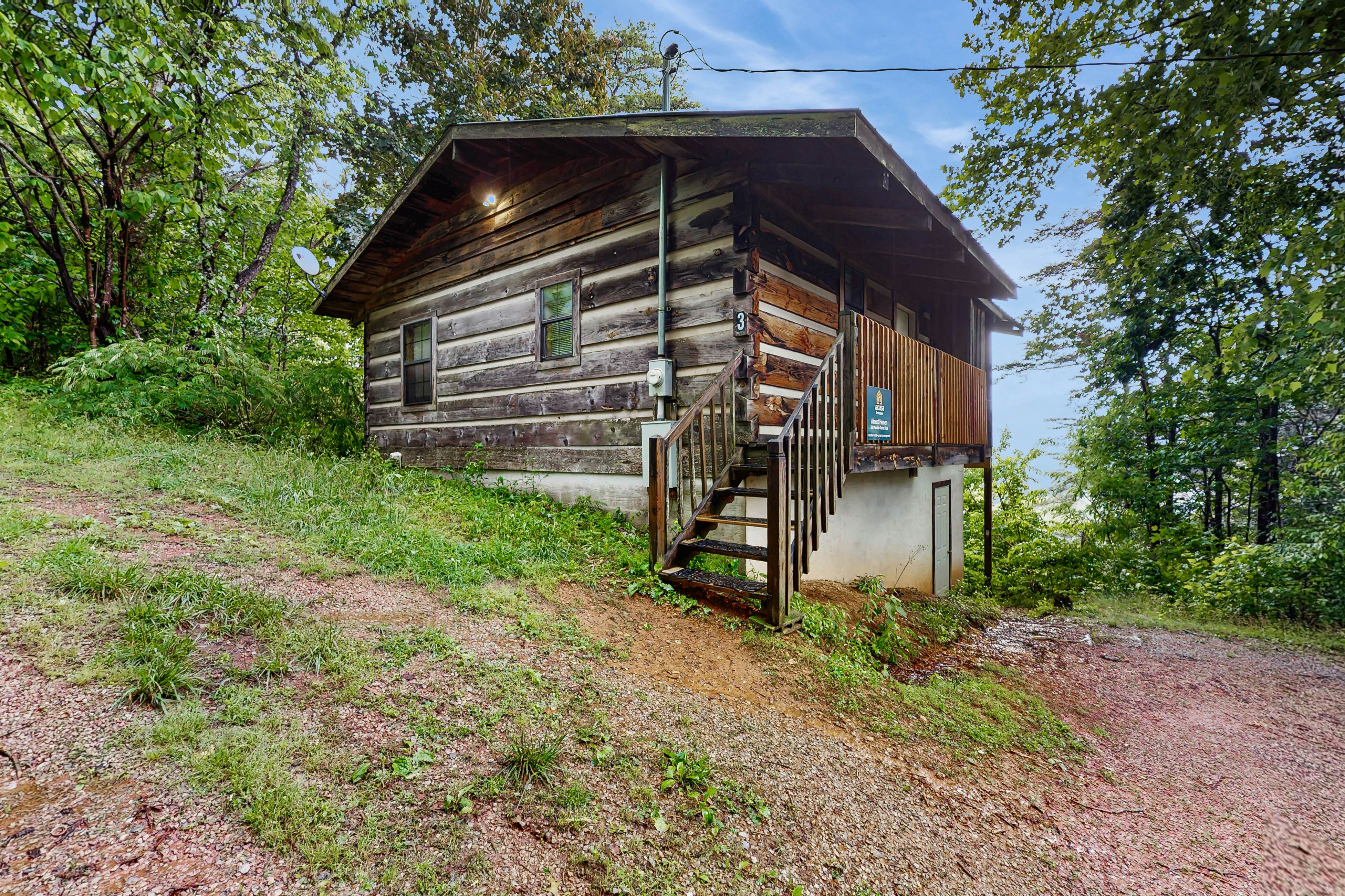 Secluded Home w/ Free Attraction TIckets, Sweeping Mountain Views & Dog-Friendly