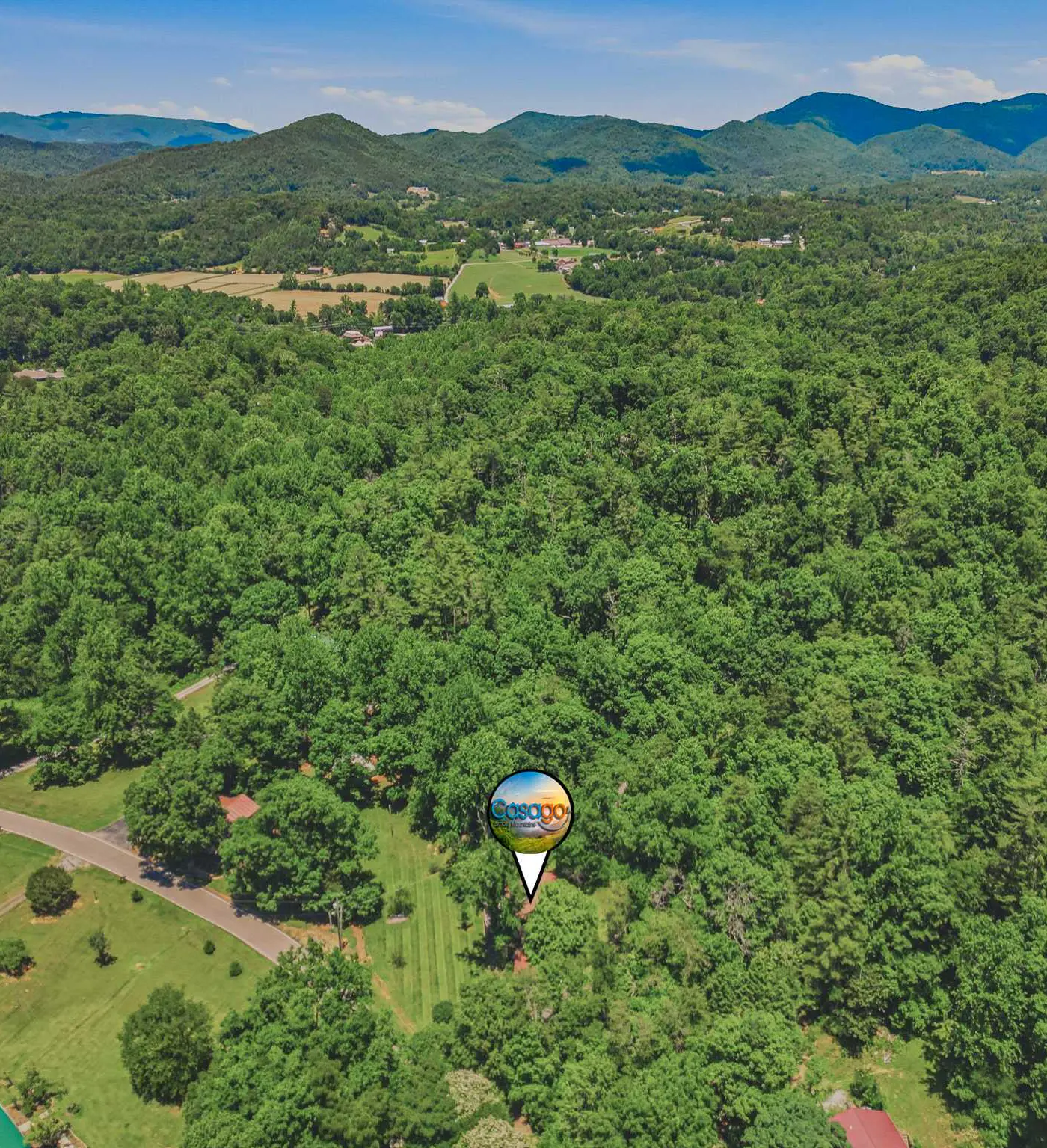 Charming Mtn View Cabin, Sleeps 8・Spacious Deck