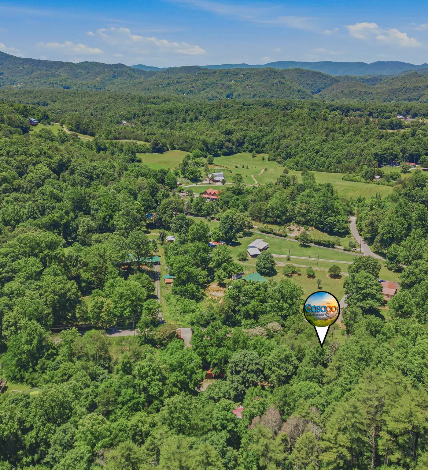 Charming Mtn View Cabin, Sleeps 8・Spacious Deck