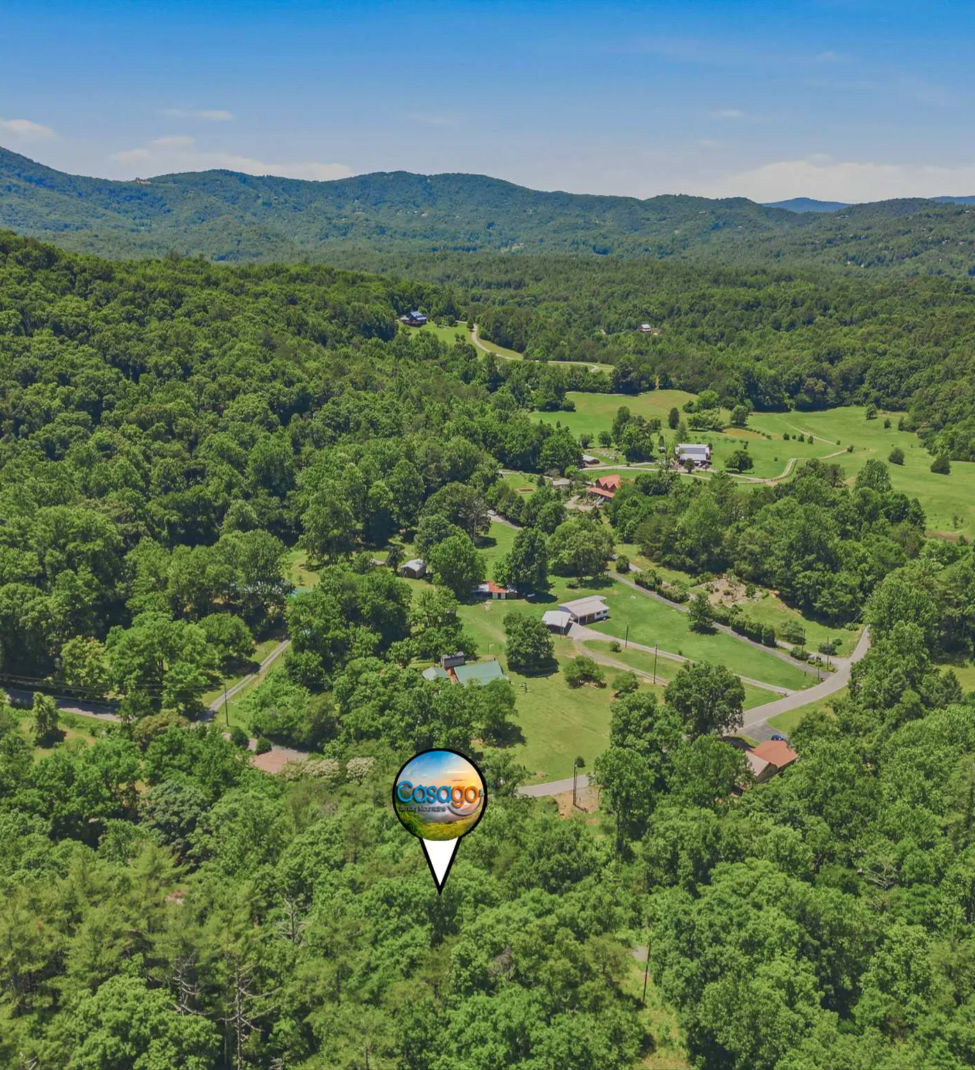 Charming Mtn View Cabin, Sleeps 8・Spacious Deck