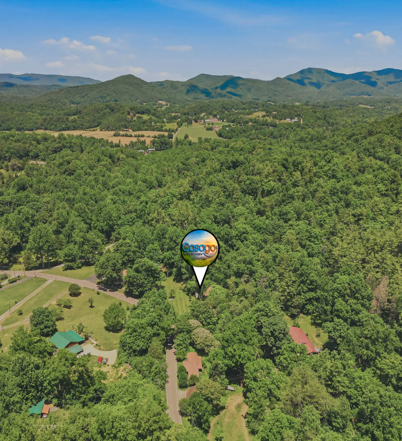 Charming Mtn View Cabin, Sleeps 8・Spacious Deck