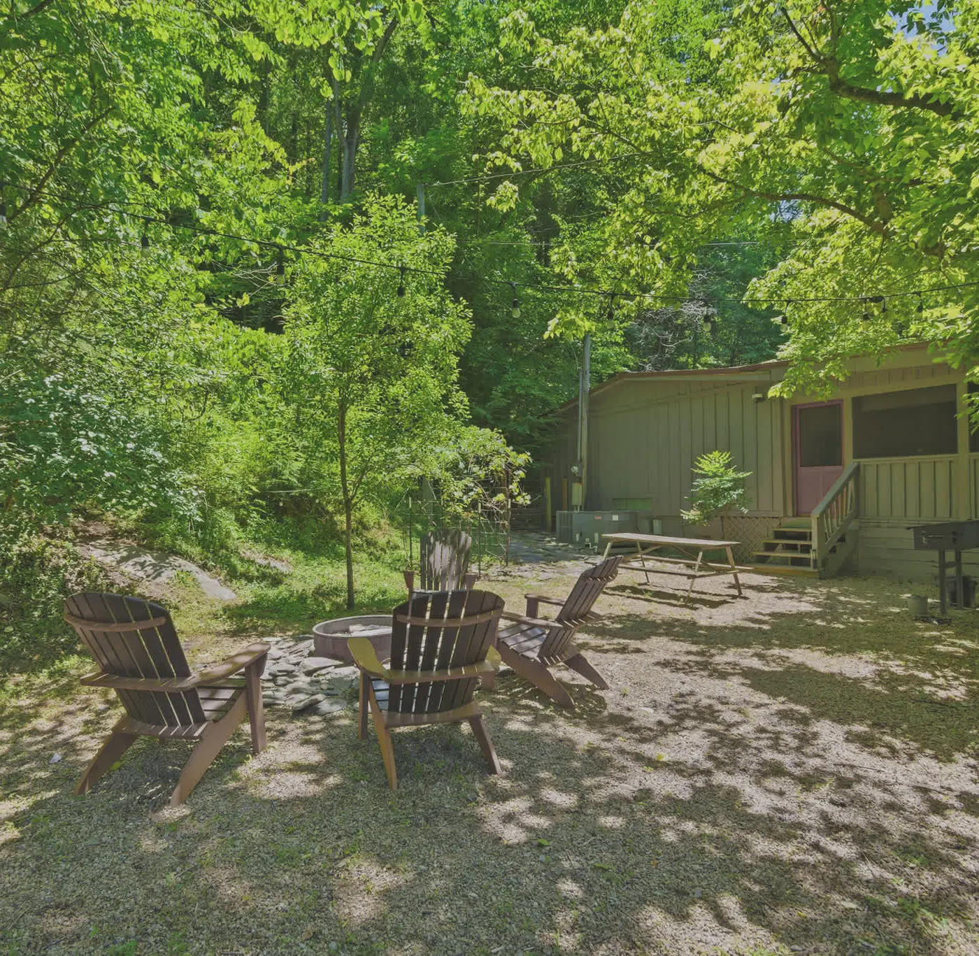 Charming Mtn View Cabin, Sleeps 8・Spacious Deck