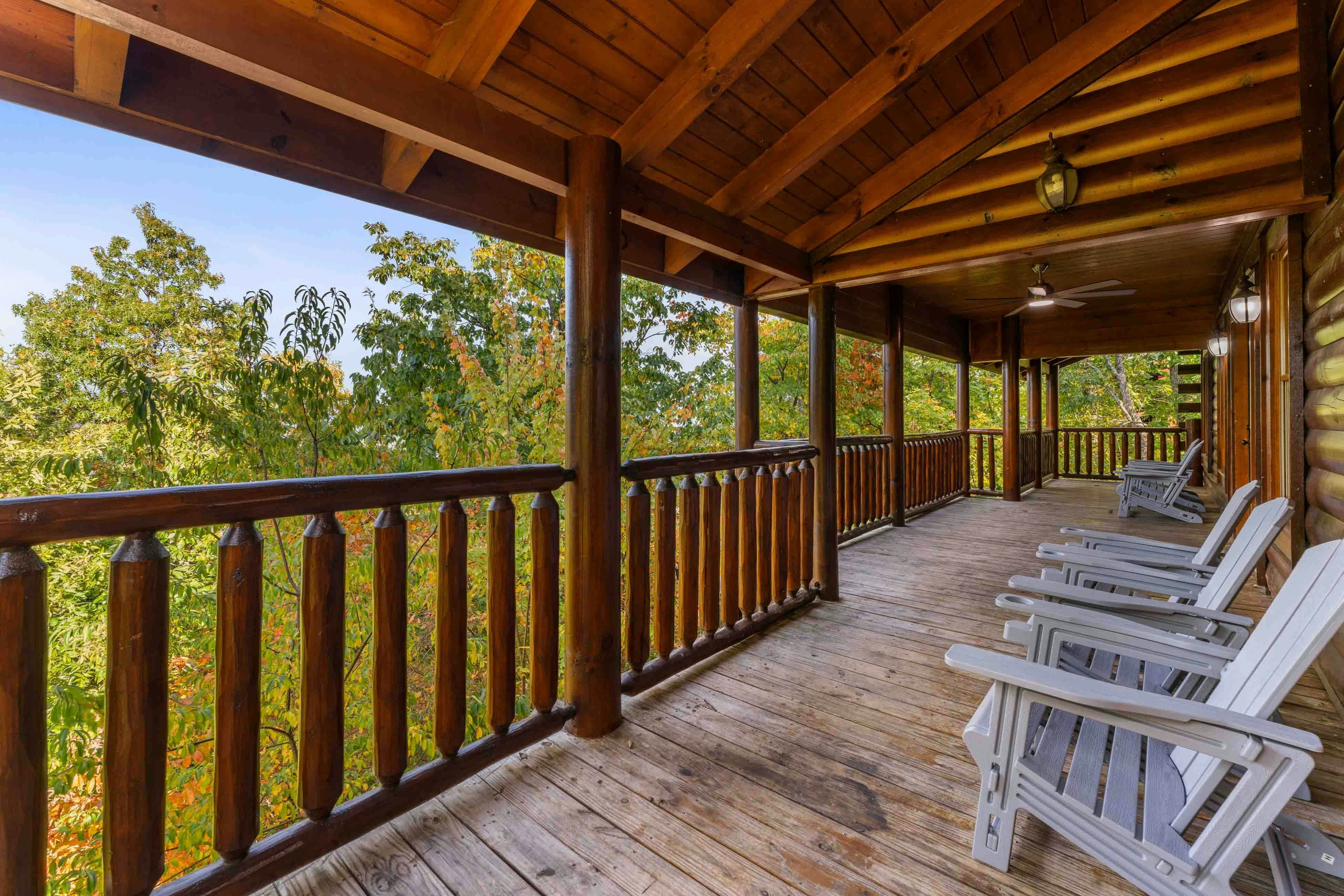 Amazing twin cabins w/dual hot tubs, billiards, theater - attraction tickets!