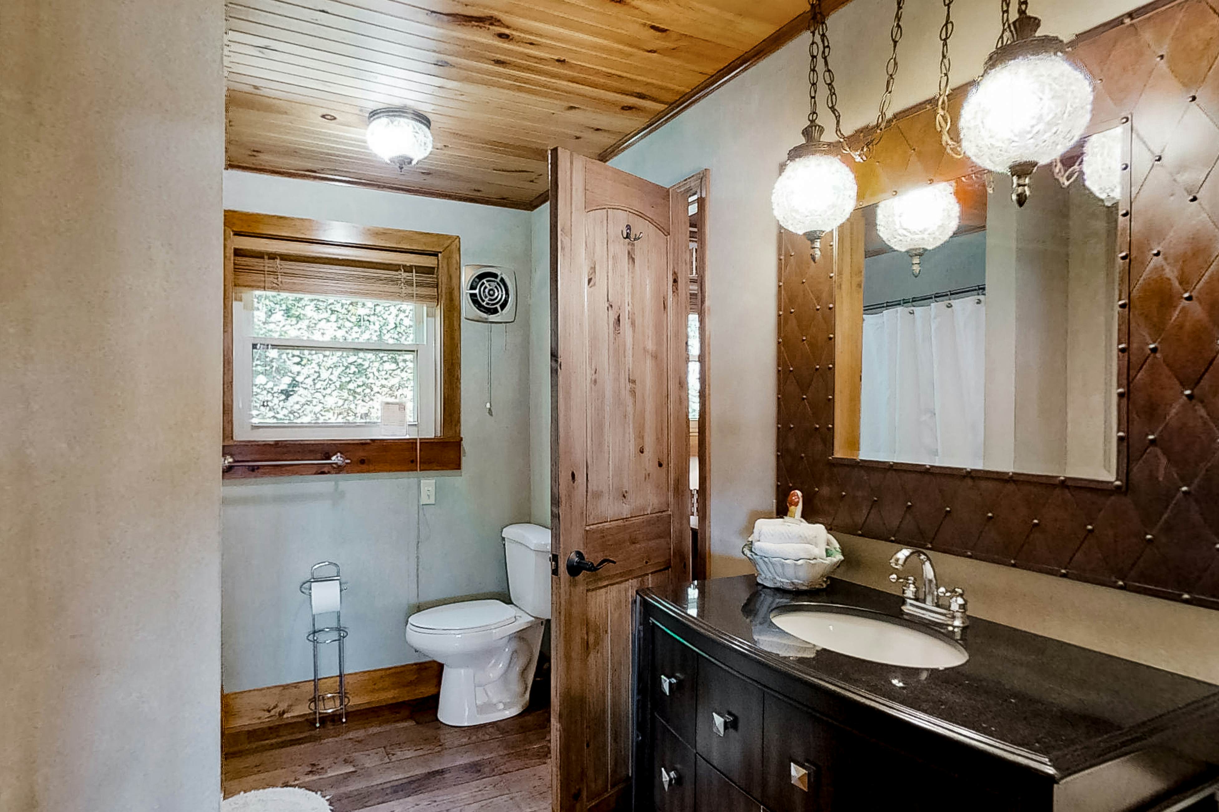 Lakefront home with amazing views, grill, fire pit, private dock, & AC