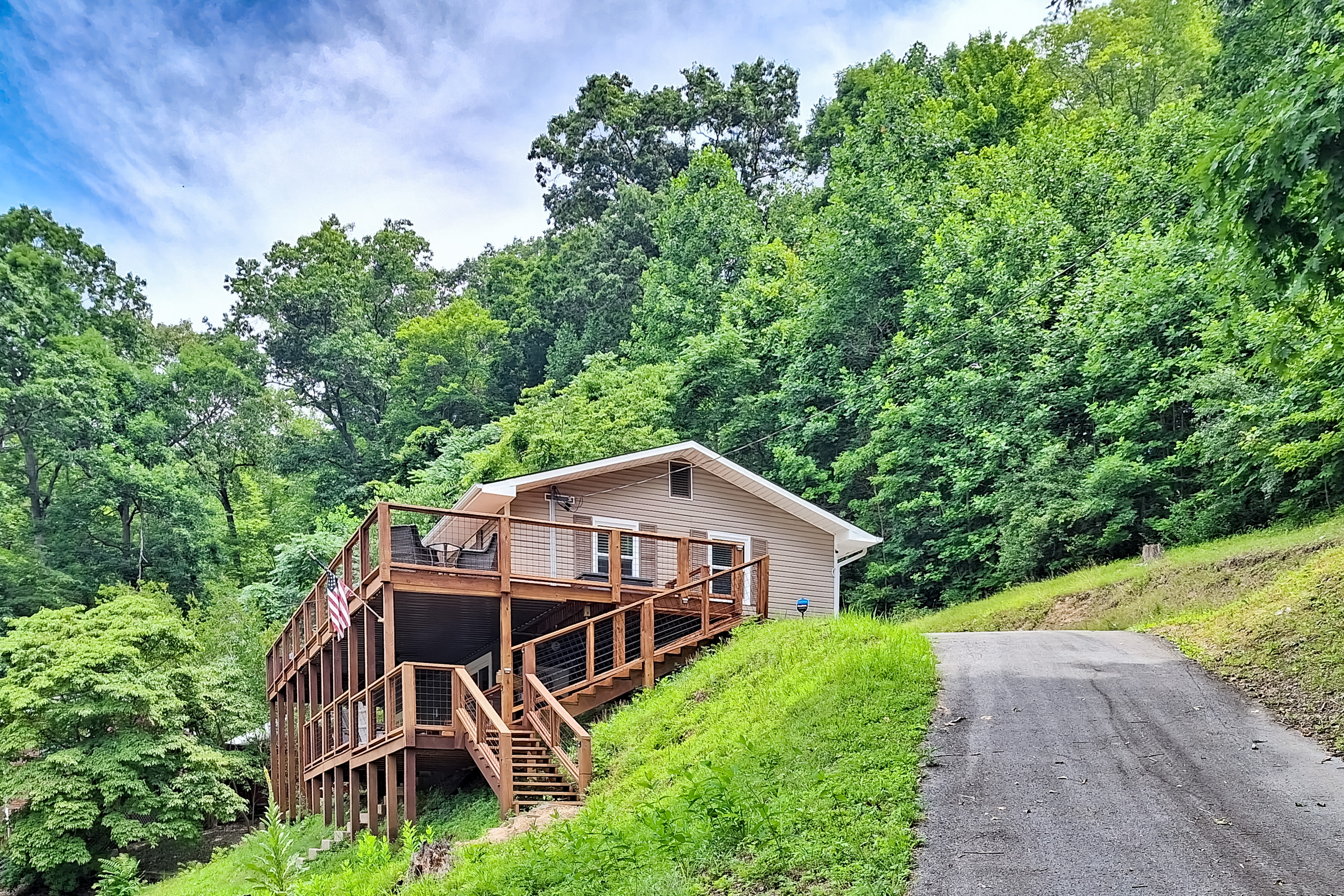 Lakeview LaFollette Retreat, Sleeps 8・Game Room