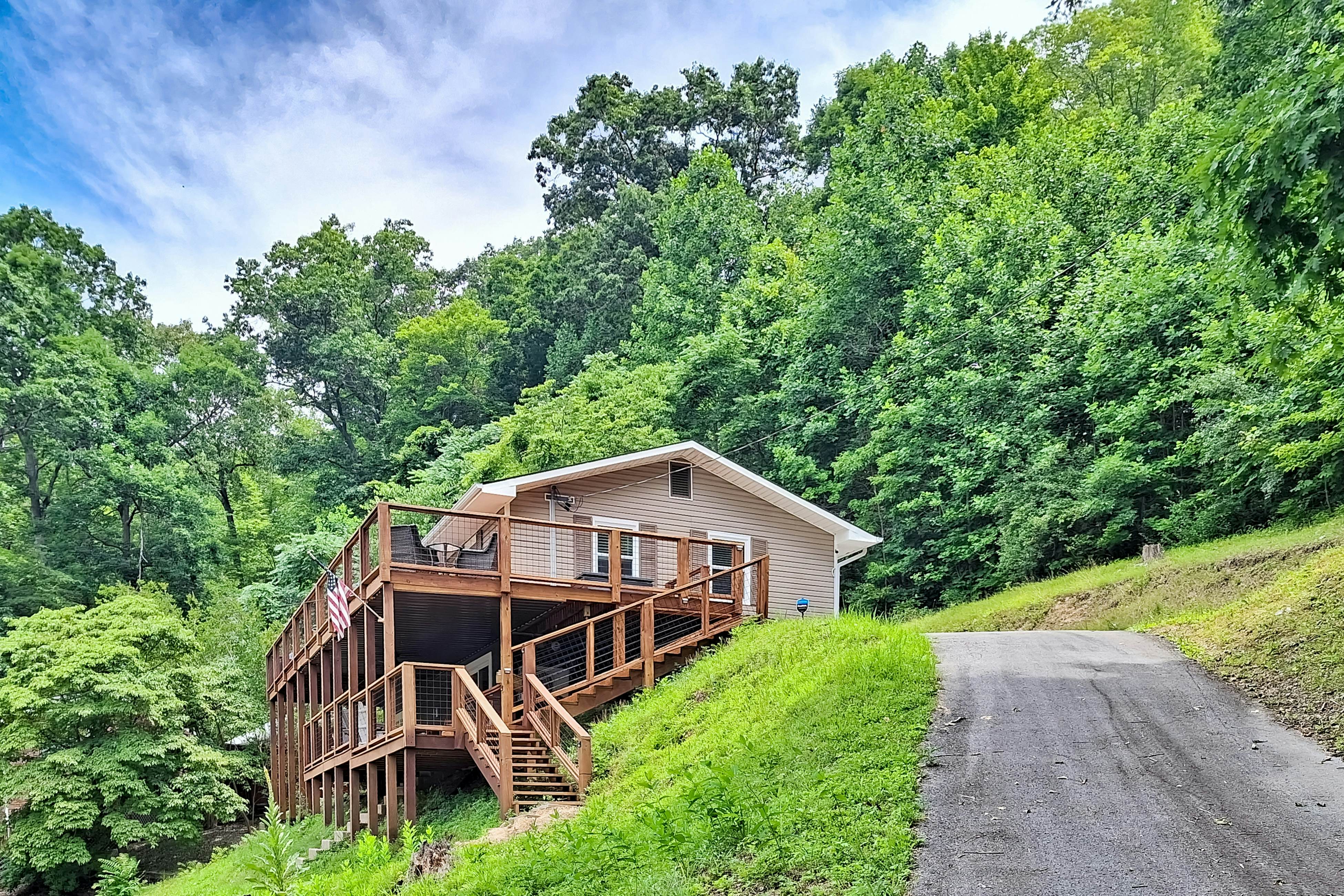 Lakeview LaFollette Retreat, Sleeps 8・Game Room