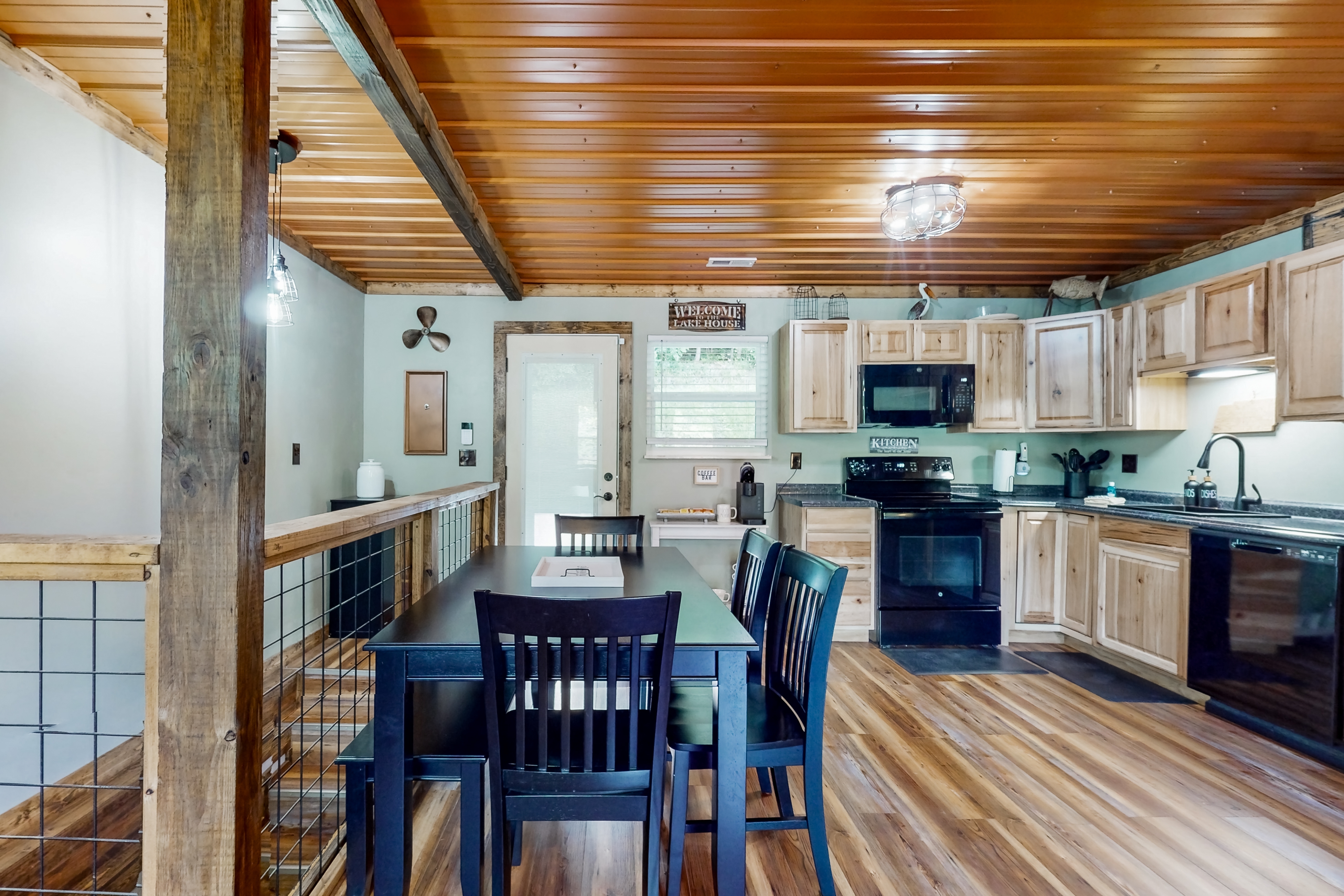 Lakeview LaFollette Retreat, Sleeps 8・Game Room