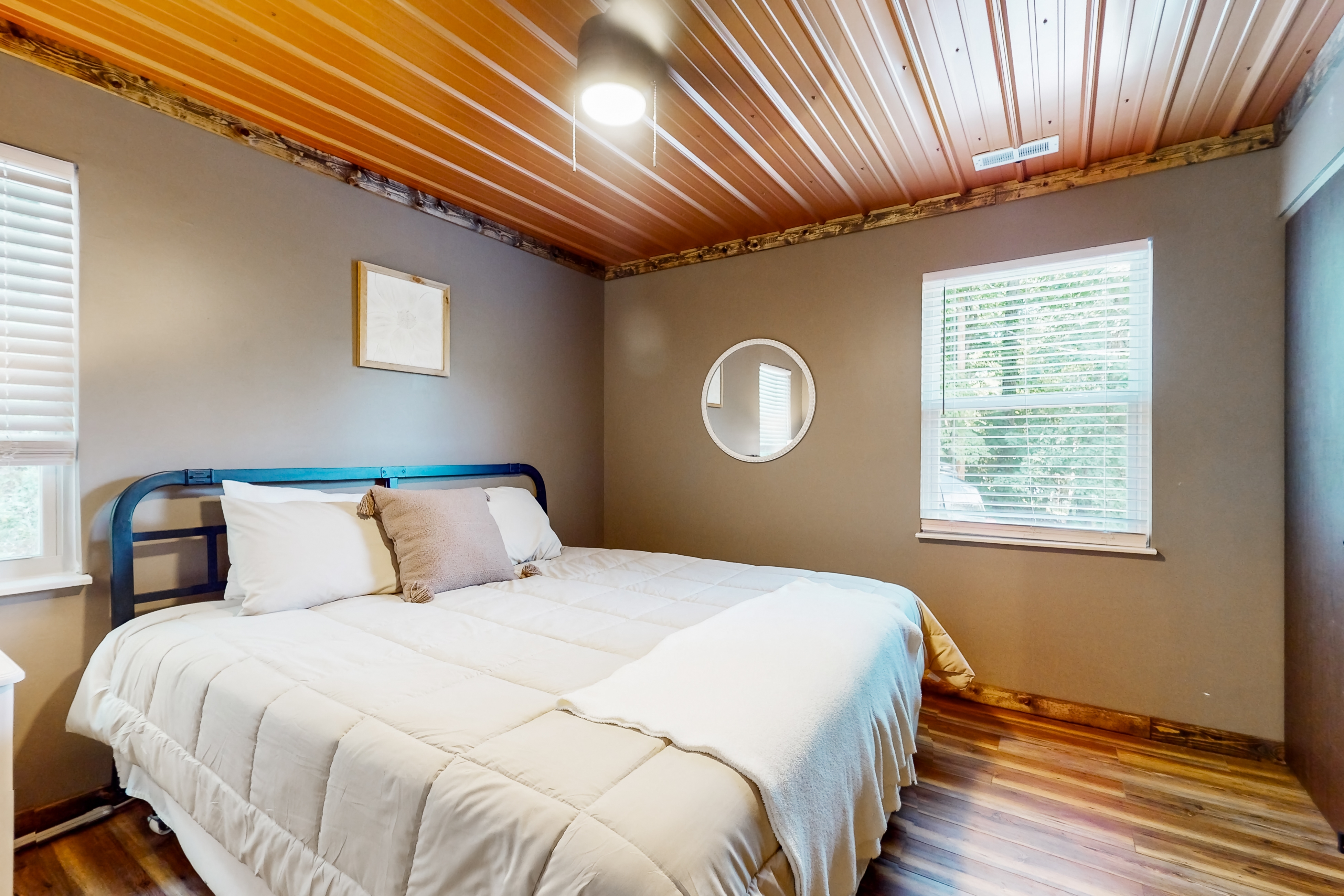 Lakeview LaFollette Retreat, Sleeps 8・Game Room