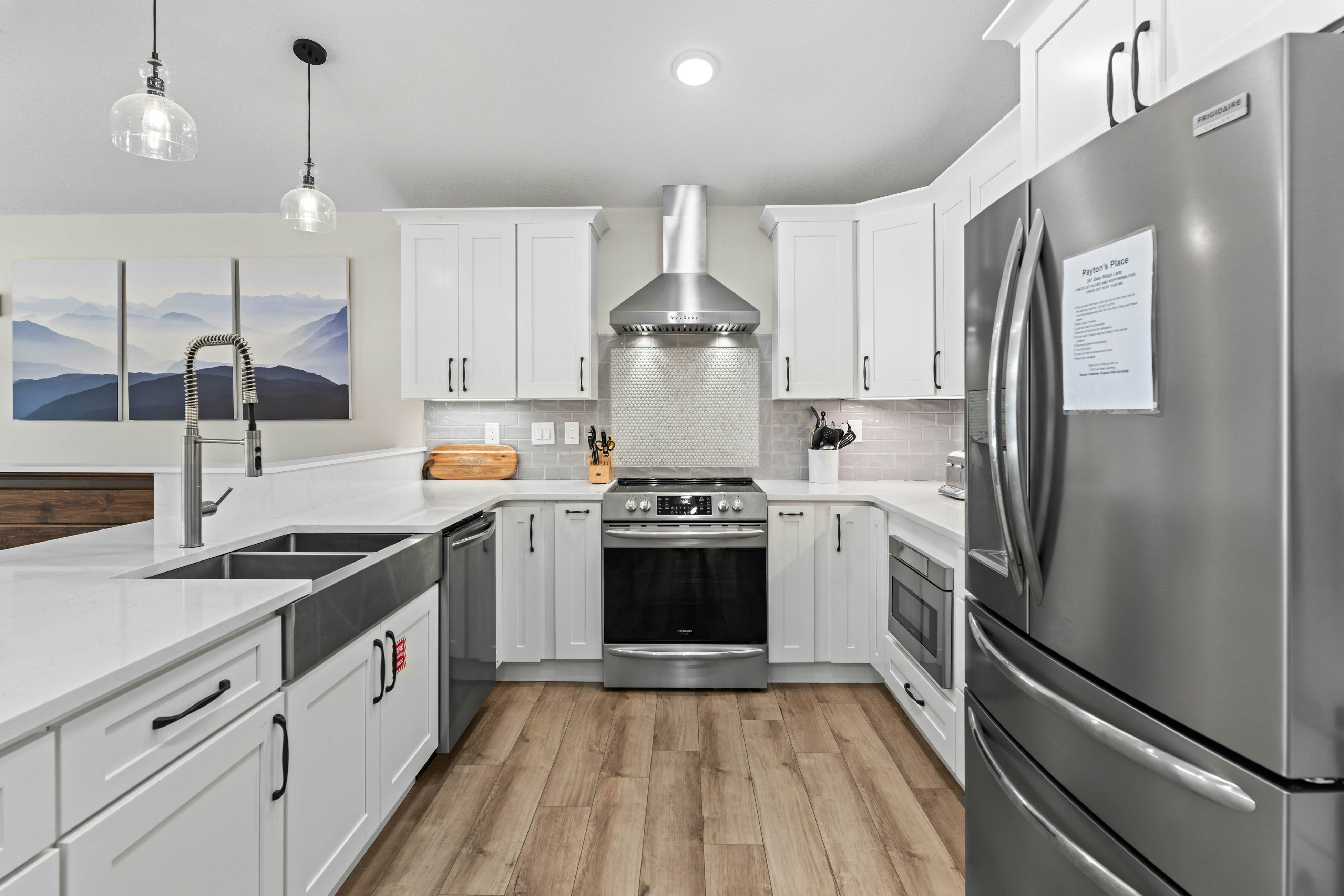 Lakefront Escape | Dock・Hot Tub・Pool・Golf・Firepit