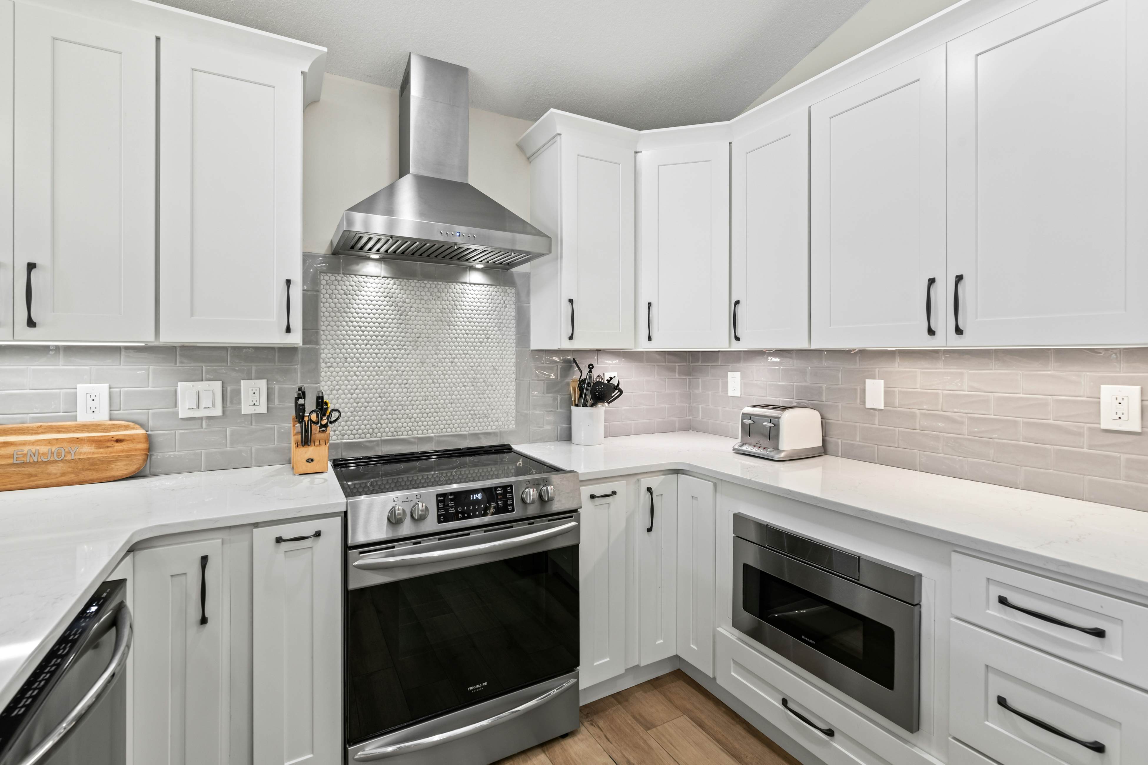 Lakefront Escape | Dock・Hot Tub・Pool・Golf・Firepit