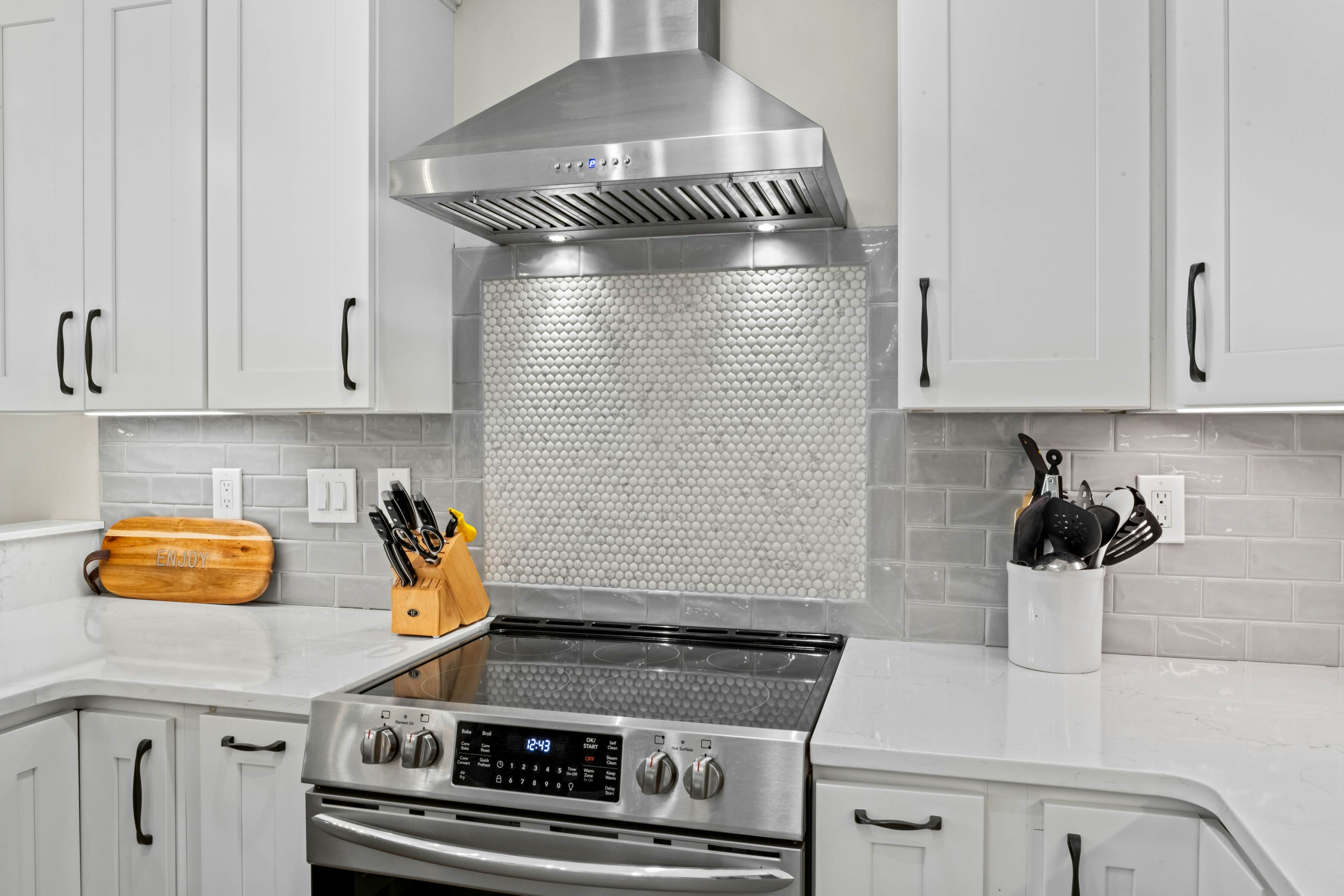 Lakefront Escape | Dock・Hot Tub・Pool・Golf・Firepit