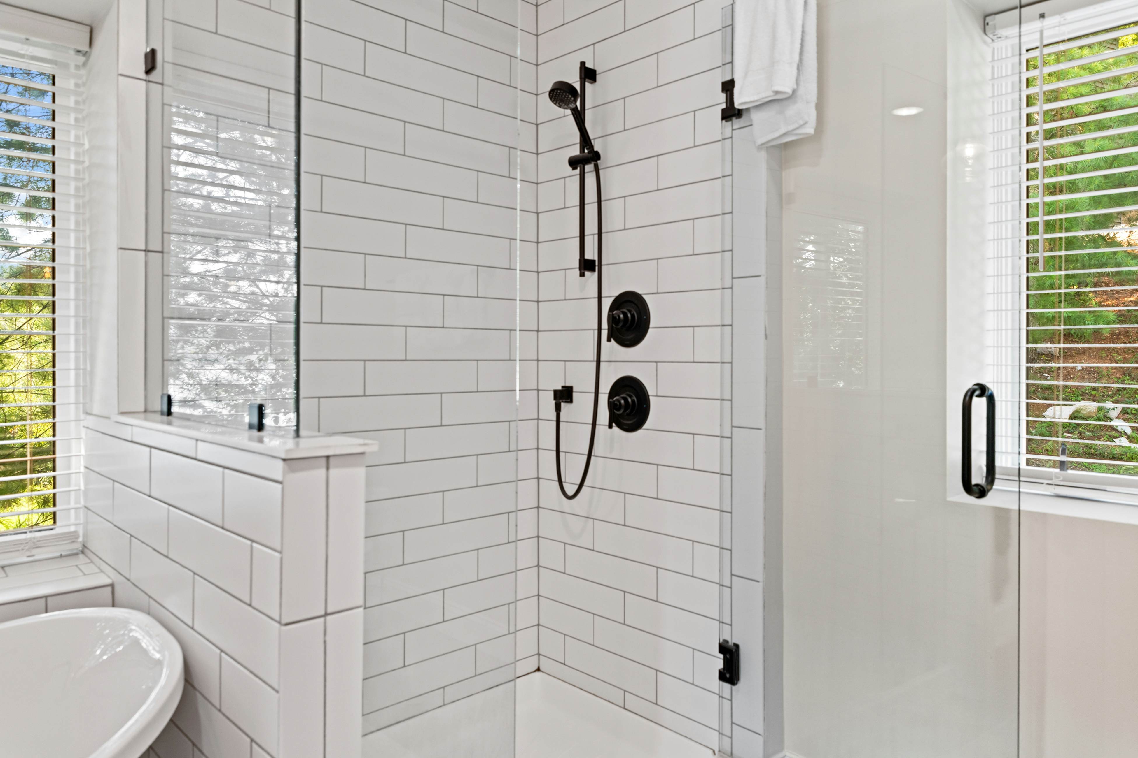 Lakefront Escape | Dock・Hot Tub・Pool・Golf・Firepit