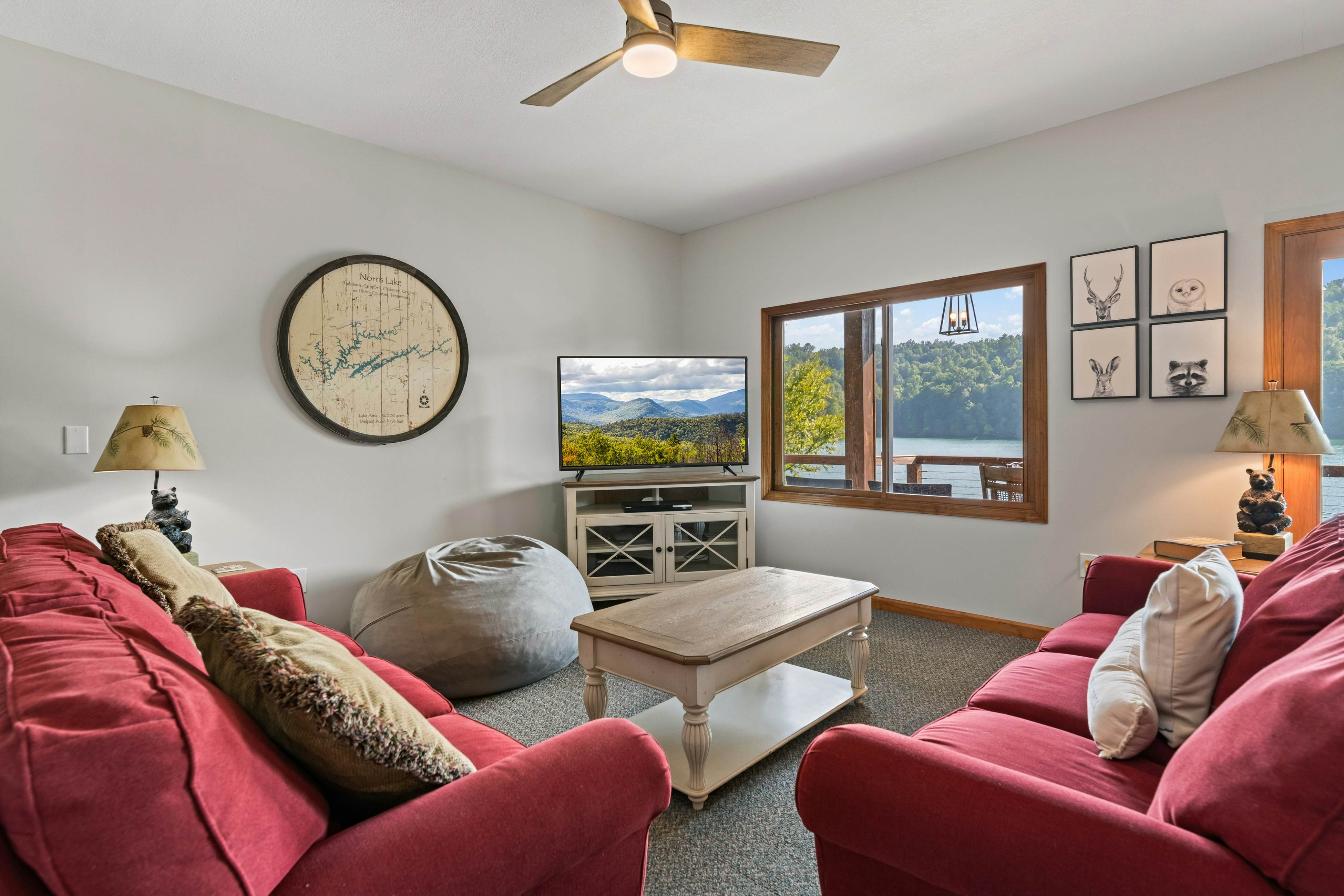 Lakefront Escape | Dock・Hot Tub・Pool・Golf・Firepit