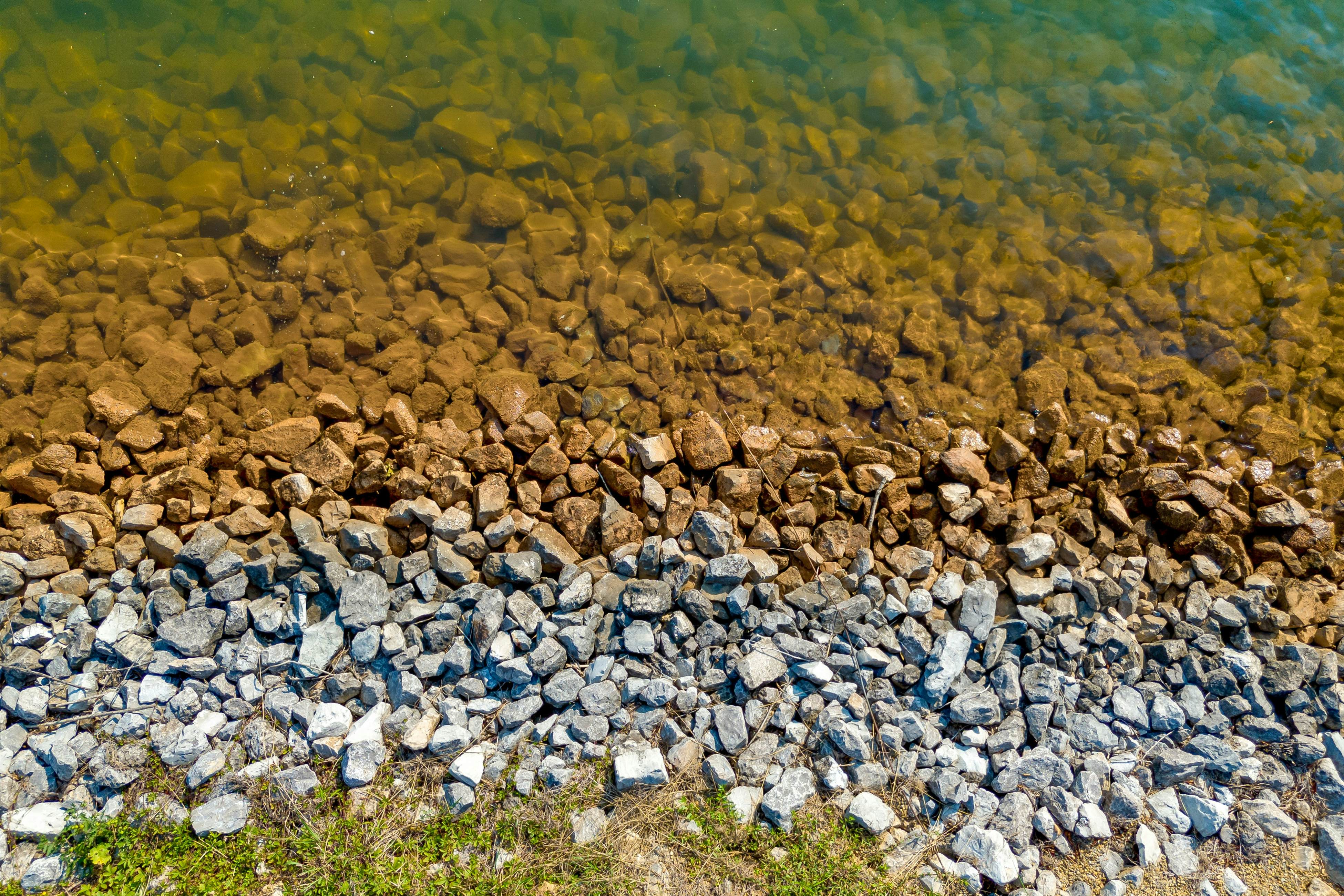 Lakefront Escape | Dock・Hot Tub・Pool・Golf・Firepit