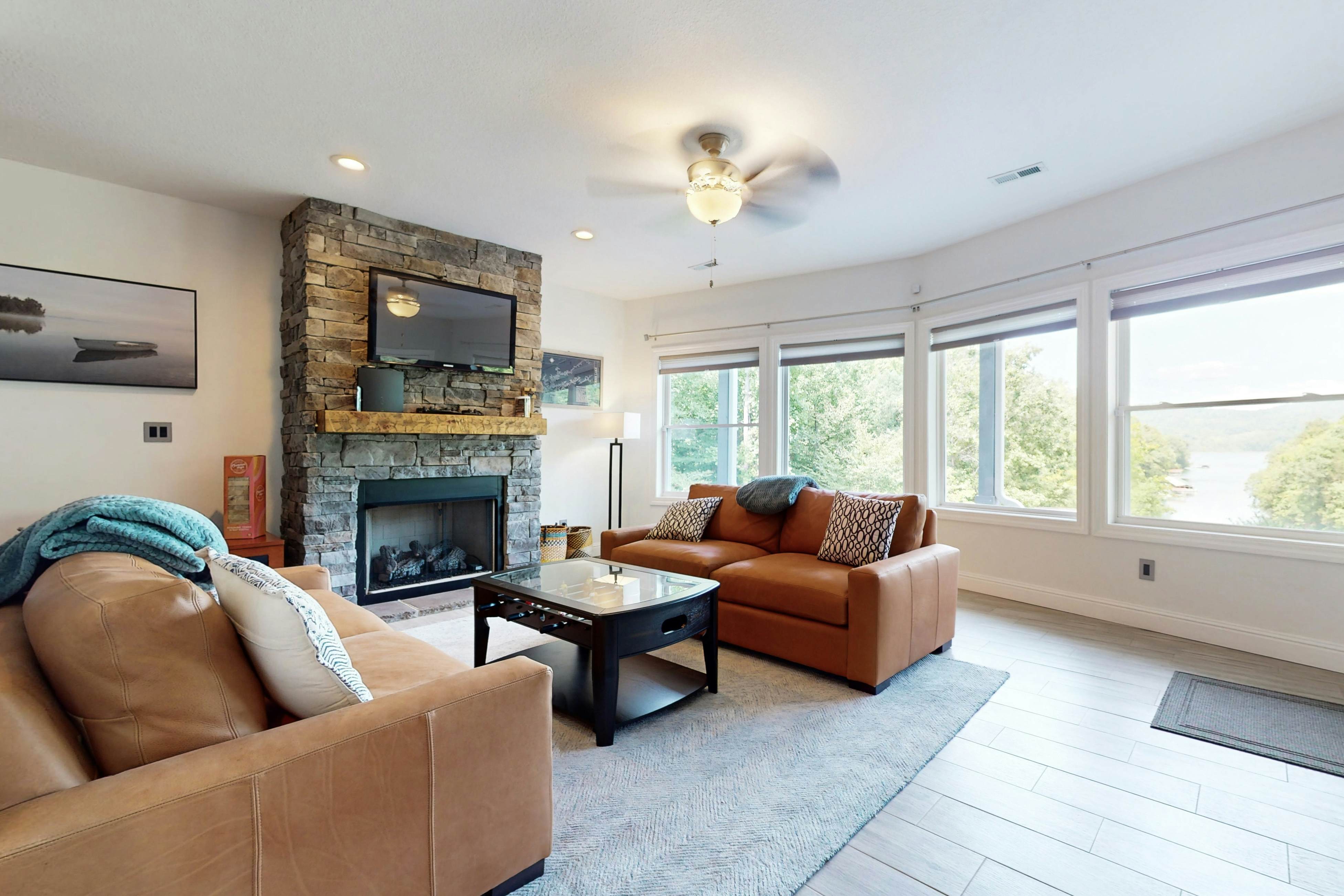 Lake Norris Epic Aqua Haven 4 bedroom House with loft in Maynardville