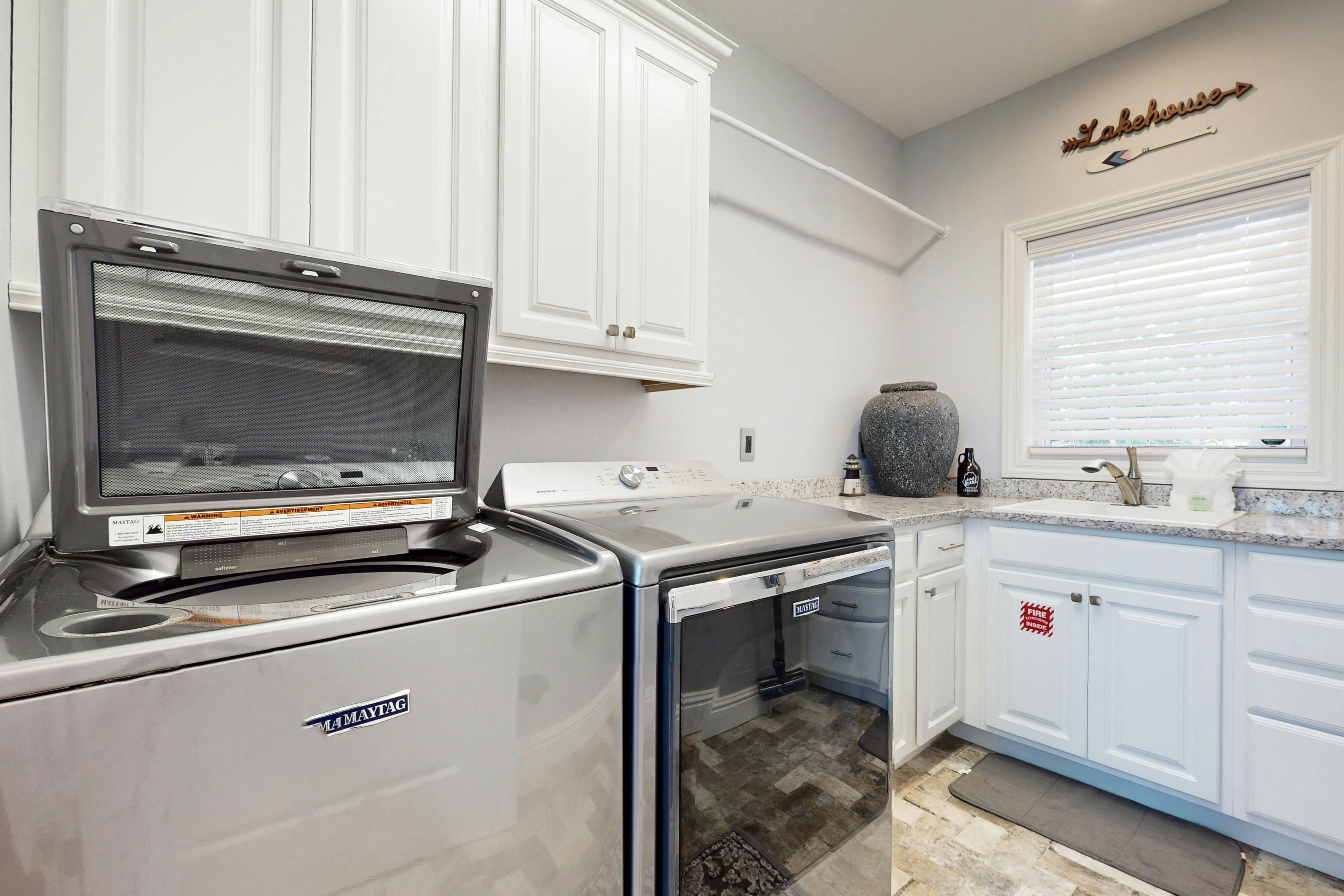 Lake Norris Epic Aqua Haven 4 bedroom House with loft in Maynardville