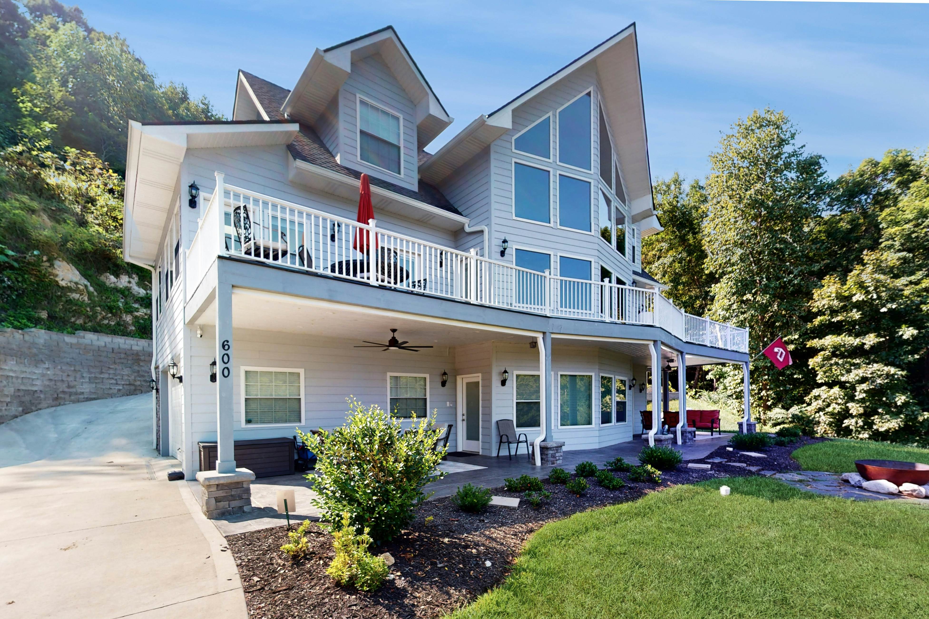 Lake Norris Epic Aqua Haven 4 bedroom House with loft in Maynardville