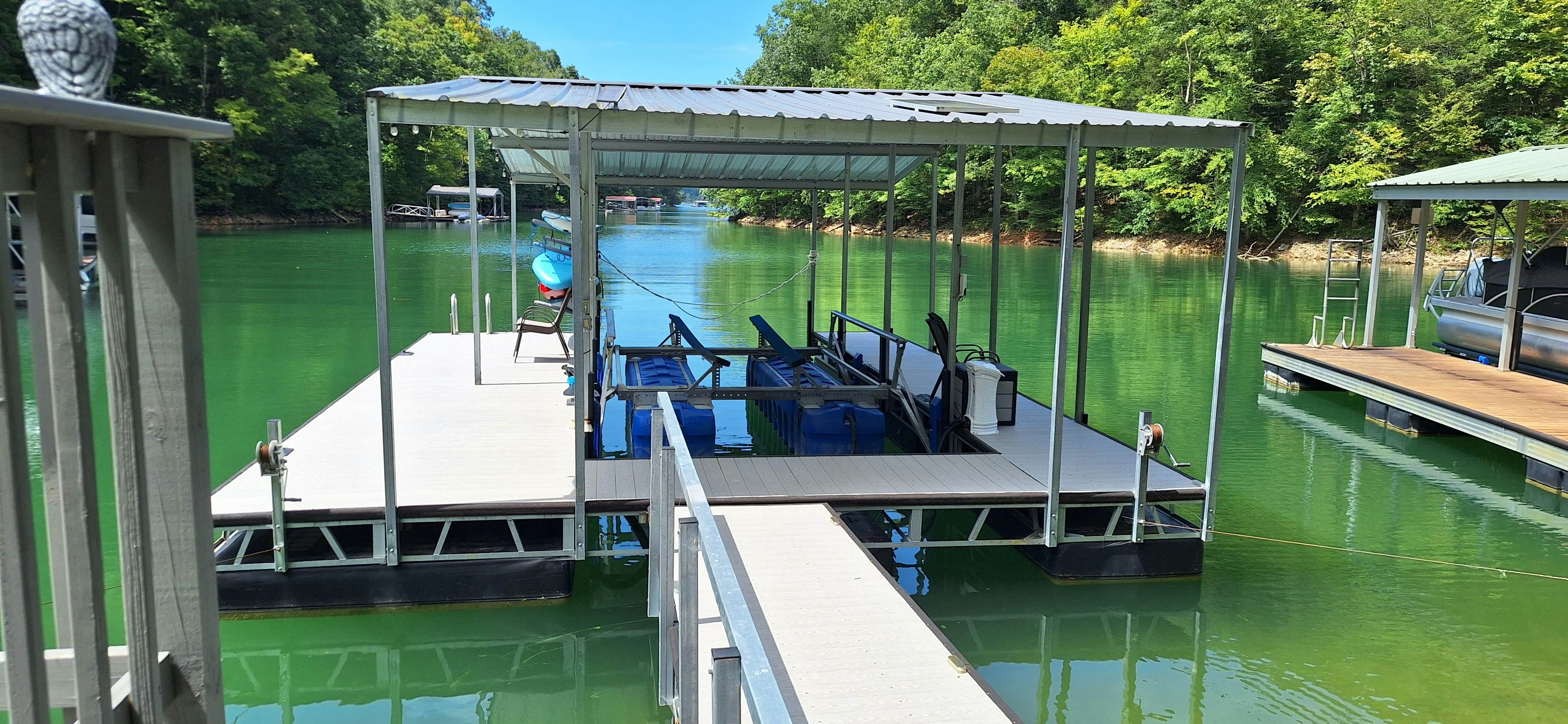 Lake Norris Epic Aqua Haven 4 bedroom House with loft in Maynardville