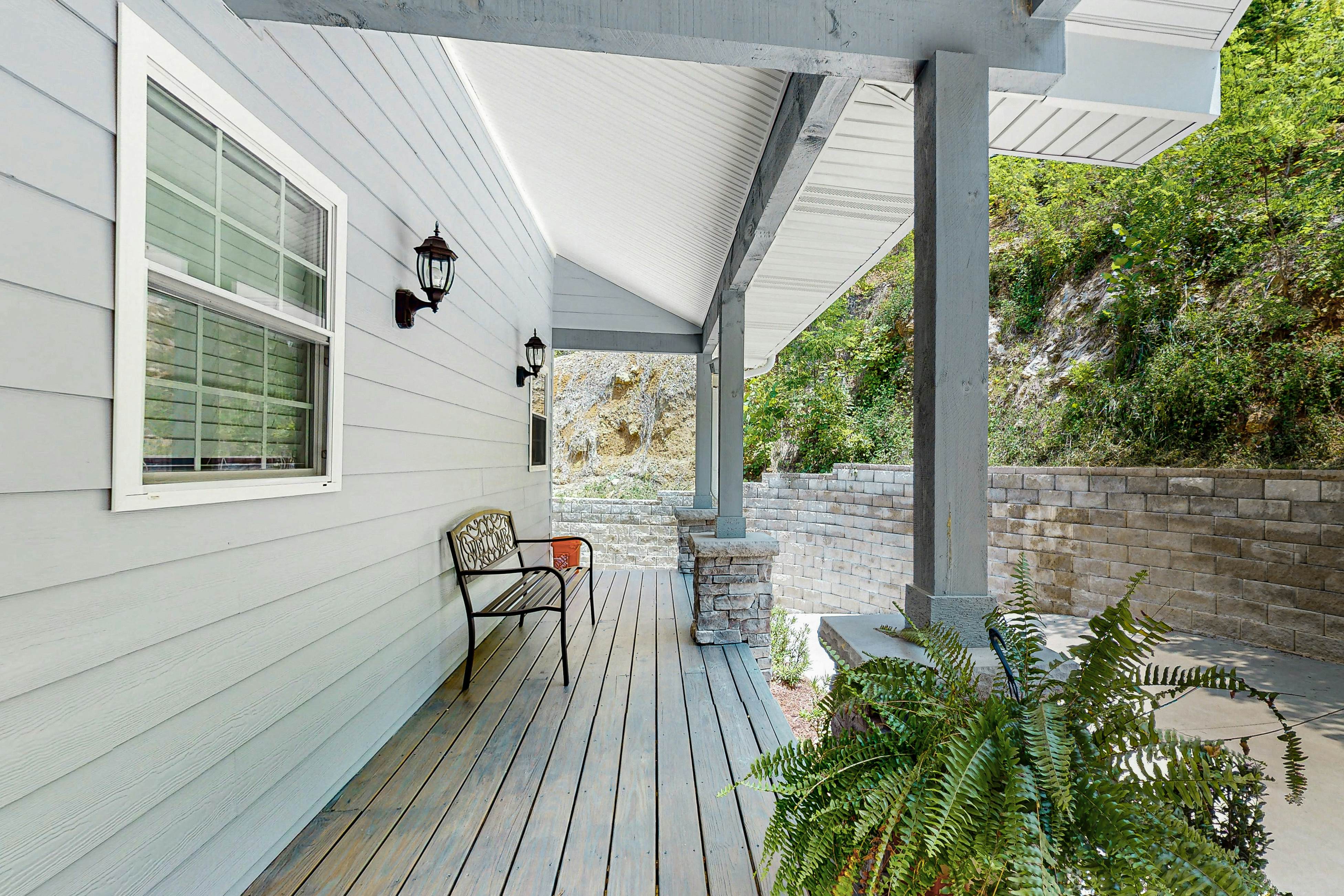 Lake Norris Epic Aqua Haven 4 bedroom House with loft in Maynardville