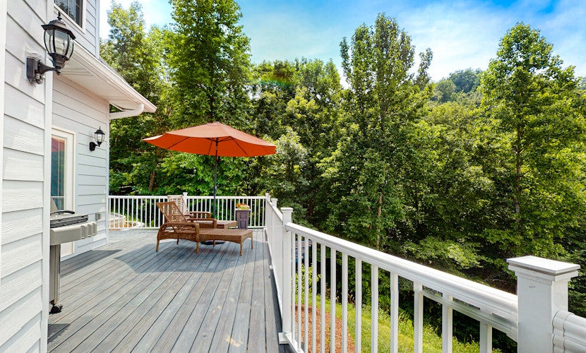 Lake Norris Epic Aqua Haven, Sleeps 8 - Deck - Grill