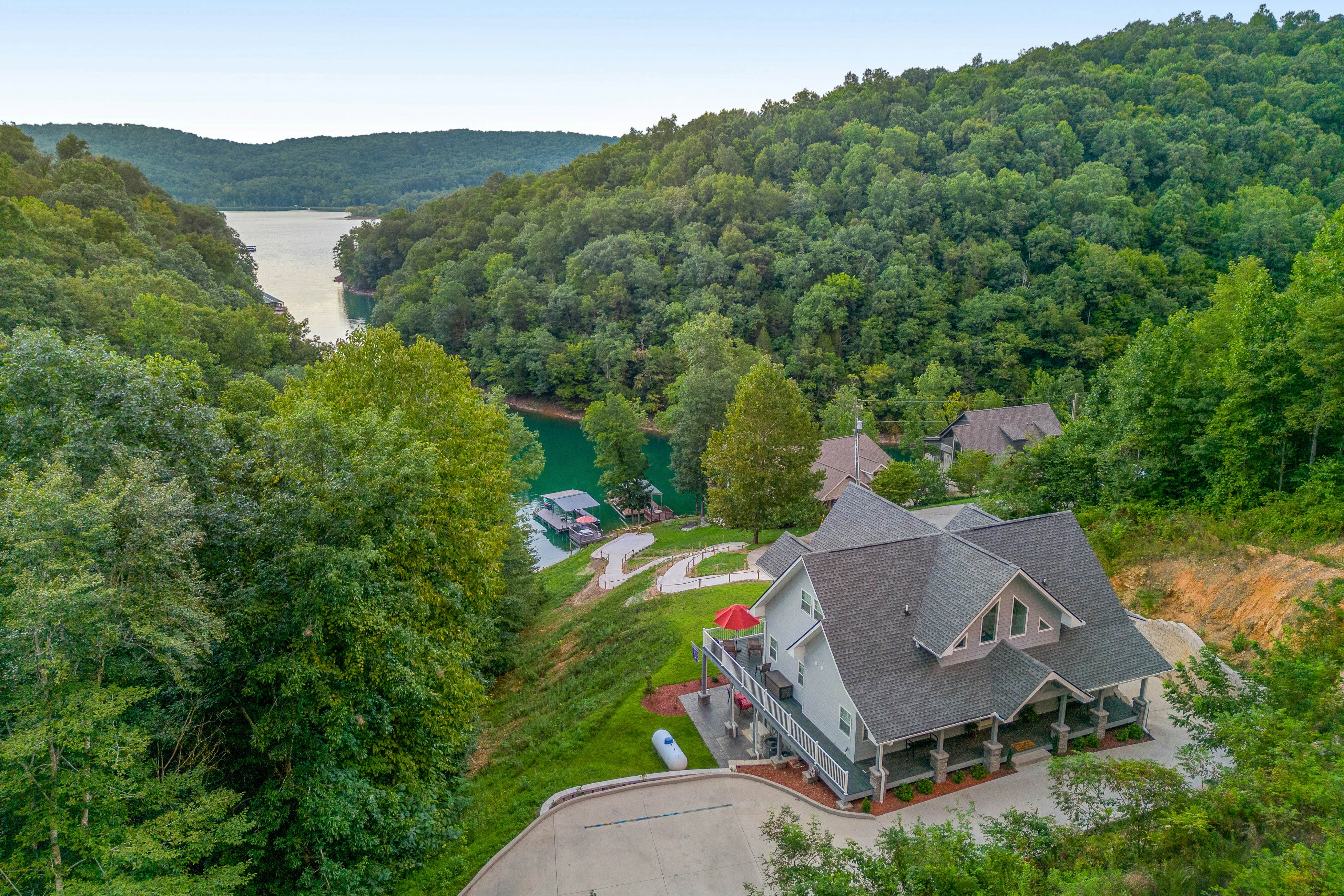 Lake Norris Epic Aqua Haven 4 bedroom House with loft in Maynardville