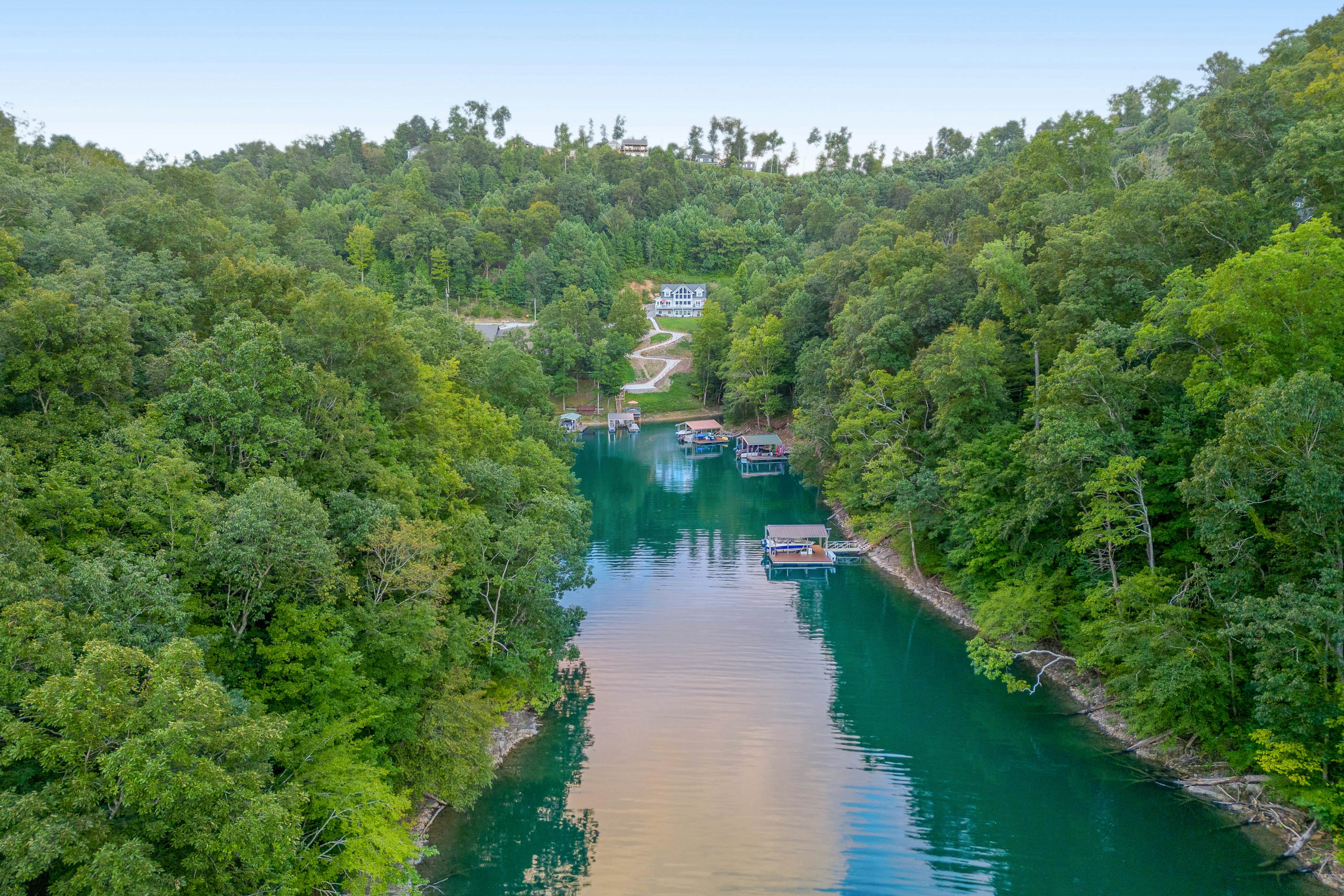 Lake Norris Epic Aqua Haven 4 bedroom House with loft in Maynardville