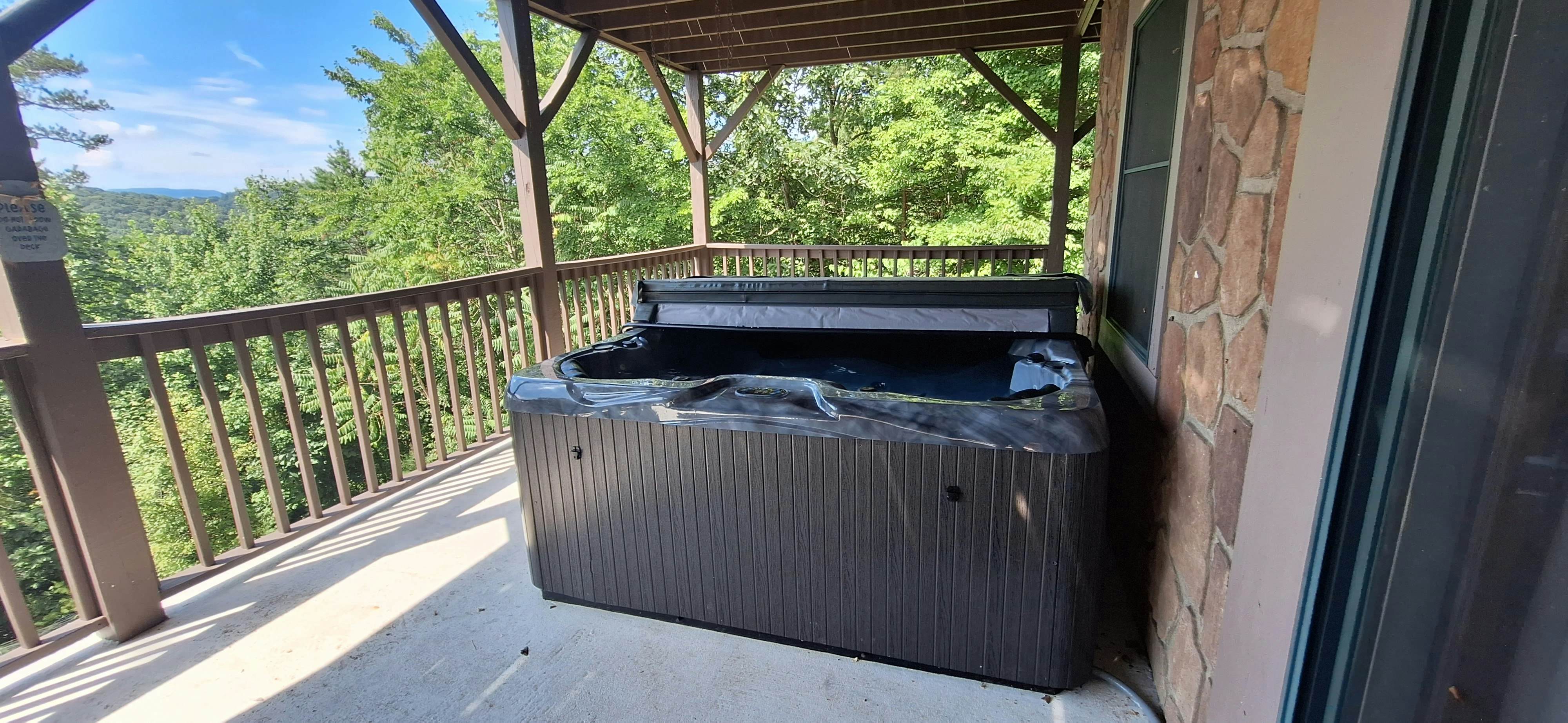 Lakefront Cabin, Sleeps 10・Pool Table・Hot Tub