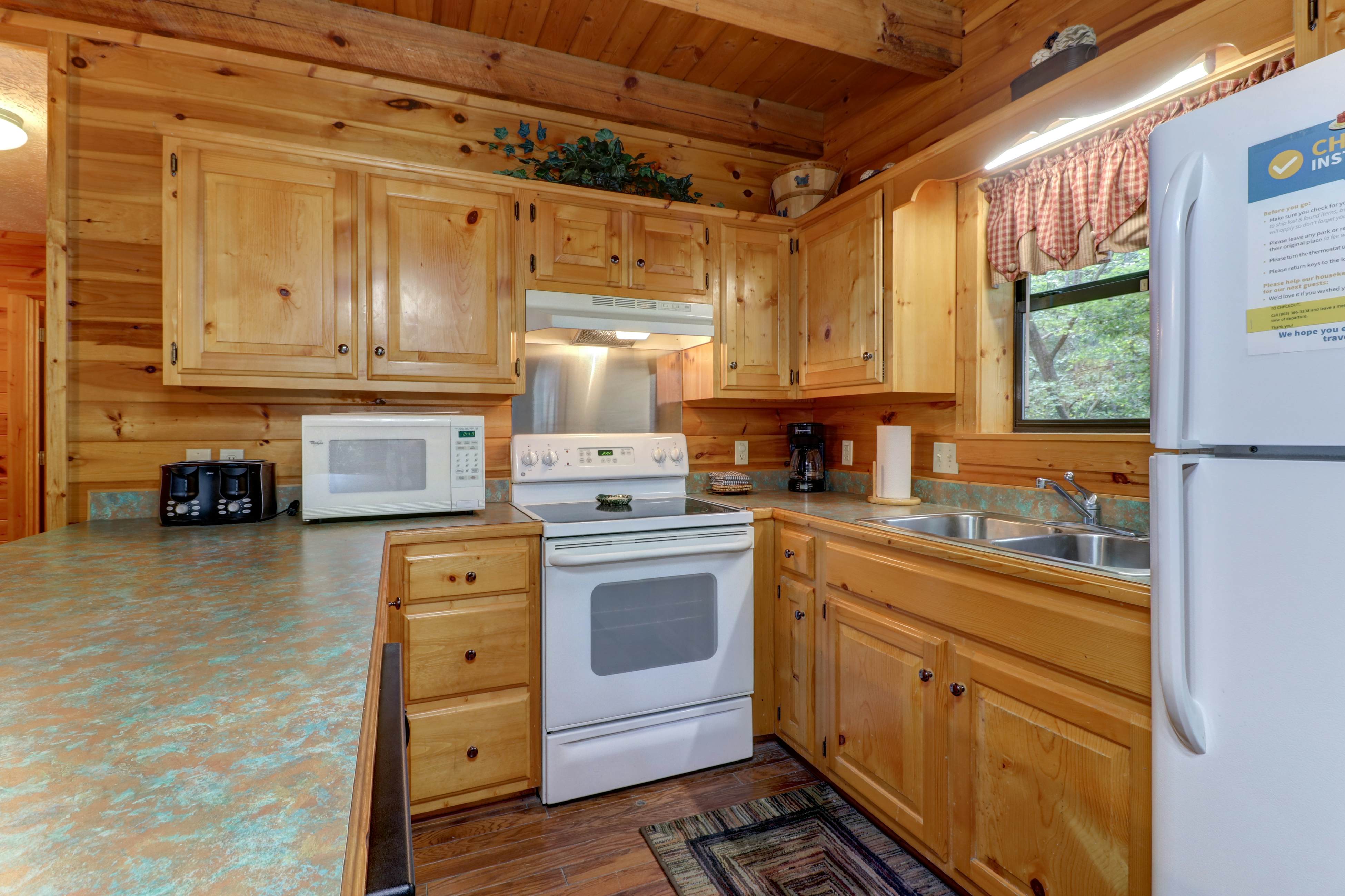 Creekside Cabin, Sleeps 8・Hot Tub・Foosball