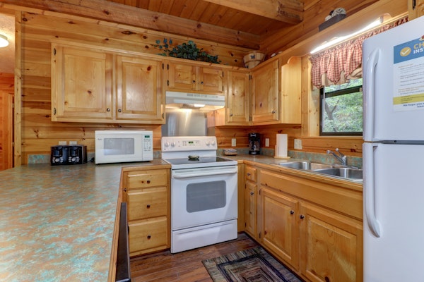 Creekside Cabin, Sleeps 8・Hot Tub・Foosball