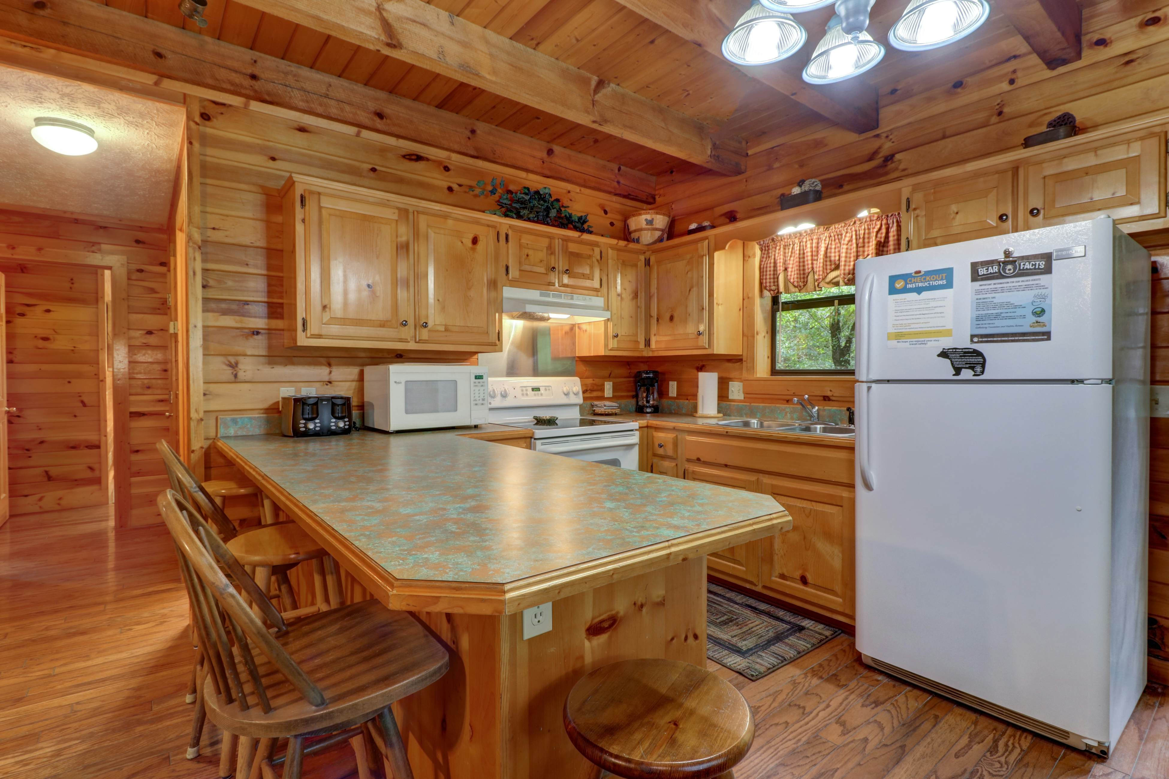 Creekside Cabin, Sleeps 8・Hot Tub・Foosball