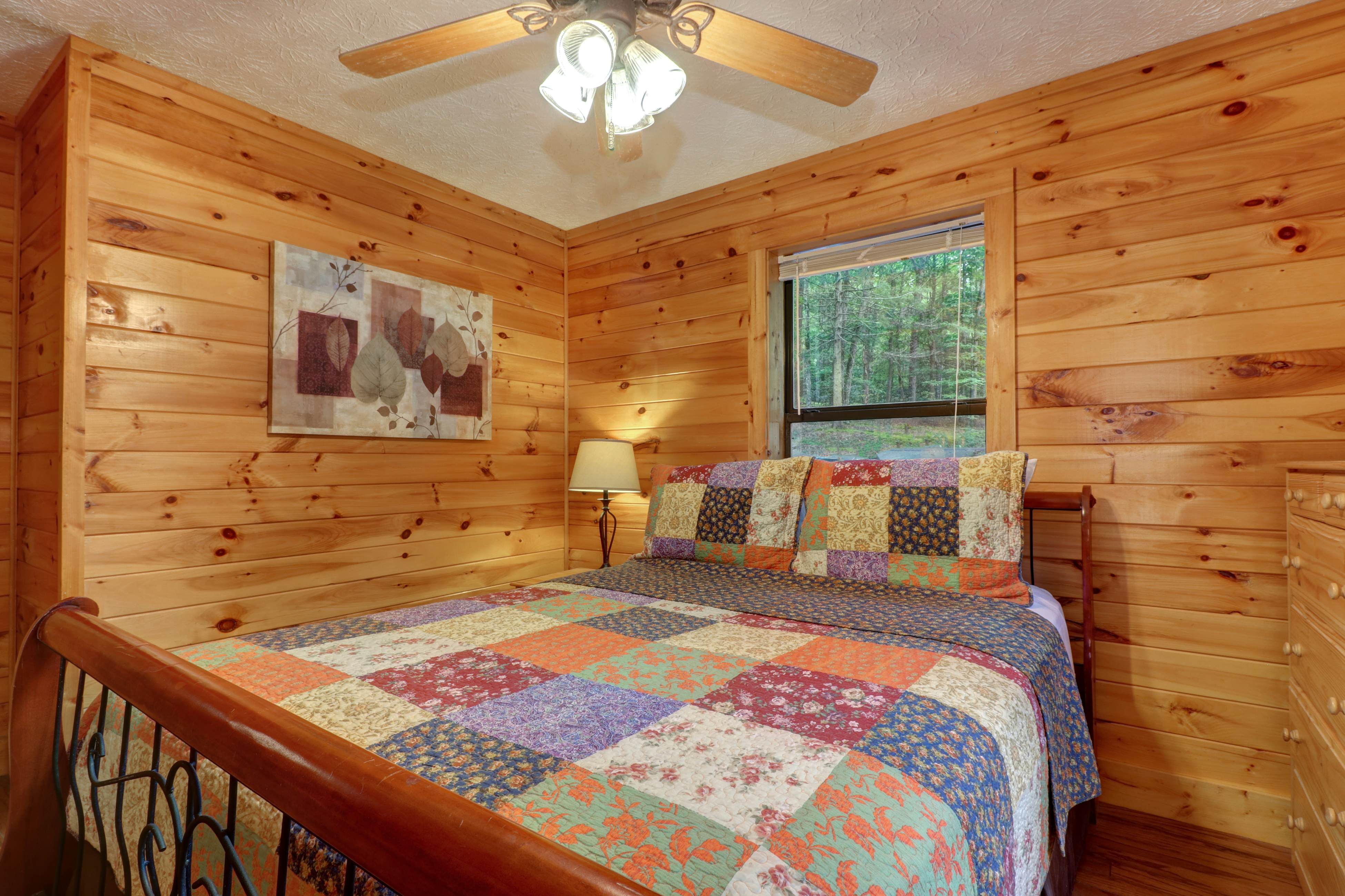 Creekside Cabin, Sleeps 8・Hot Tub・Foosball