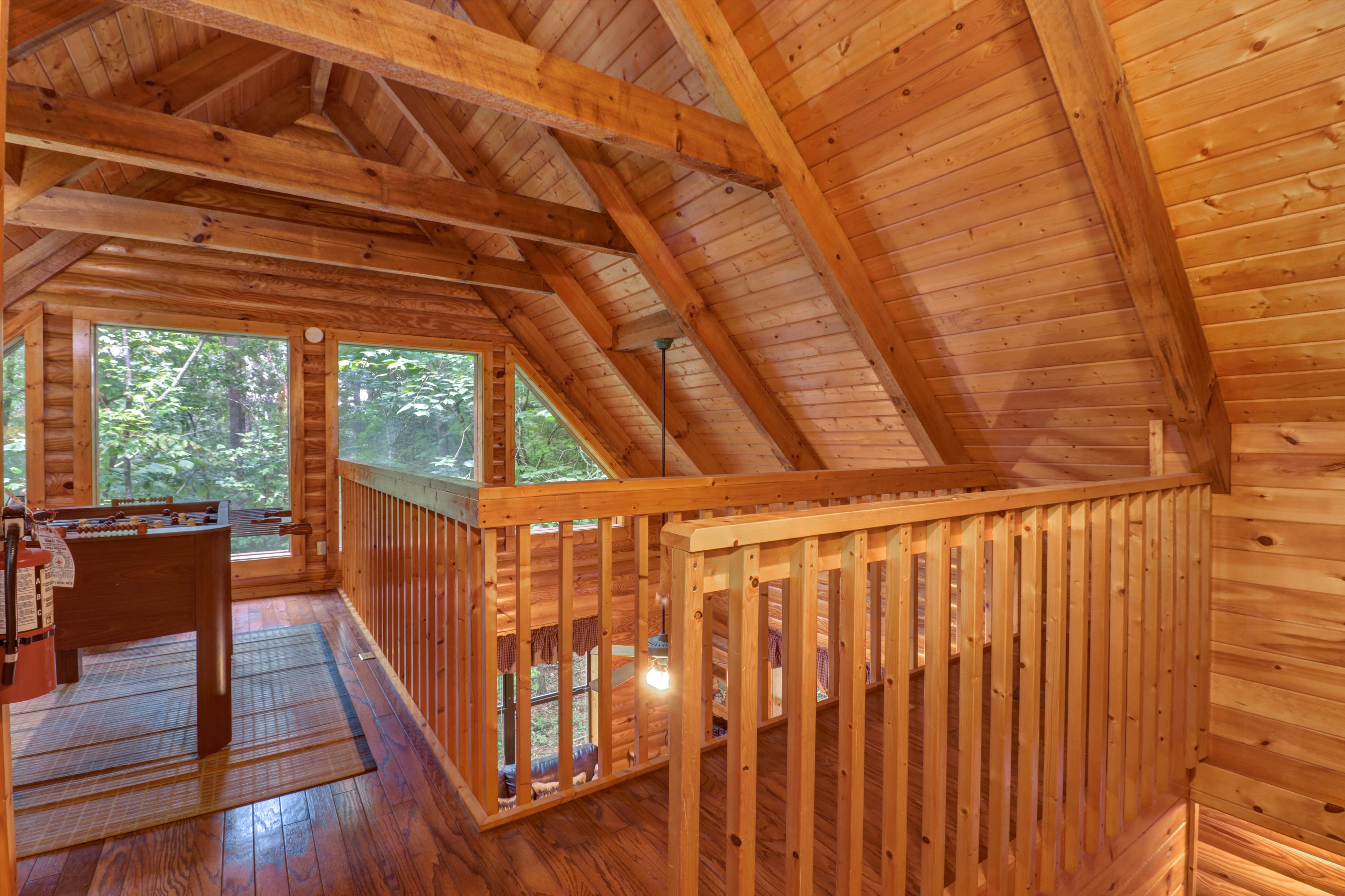 Creekside Cabin, Sleeps 8・Hot Tub・Foosball