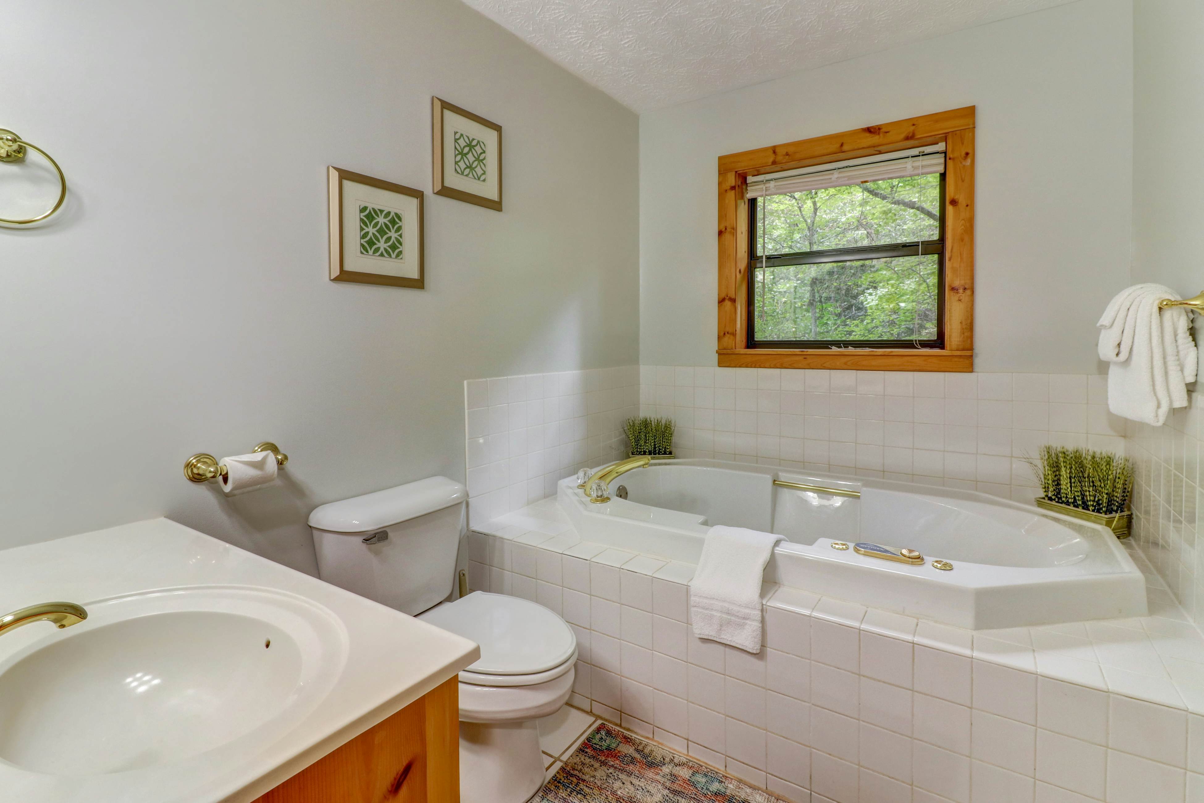 Creekside Cabin, Sleeps 8・Hot Tub・Foosball