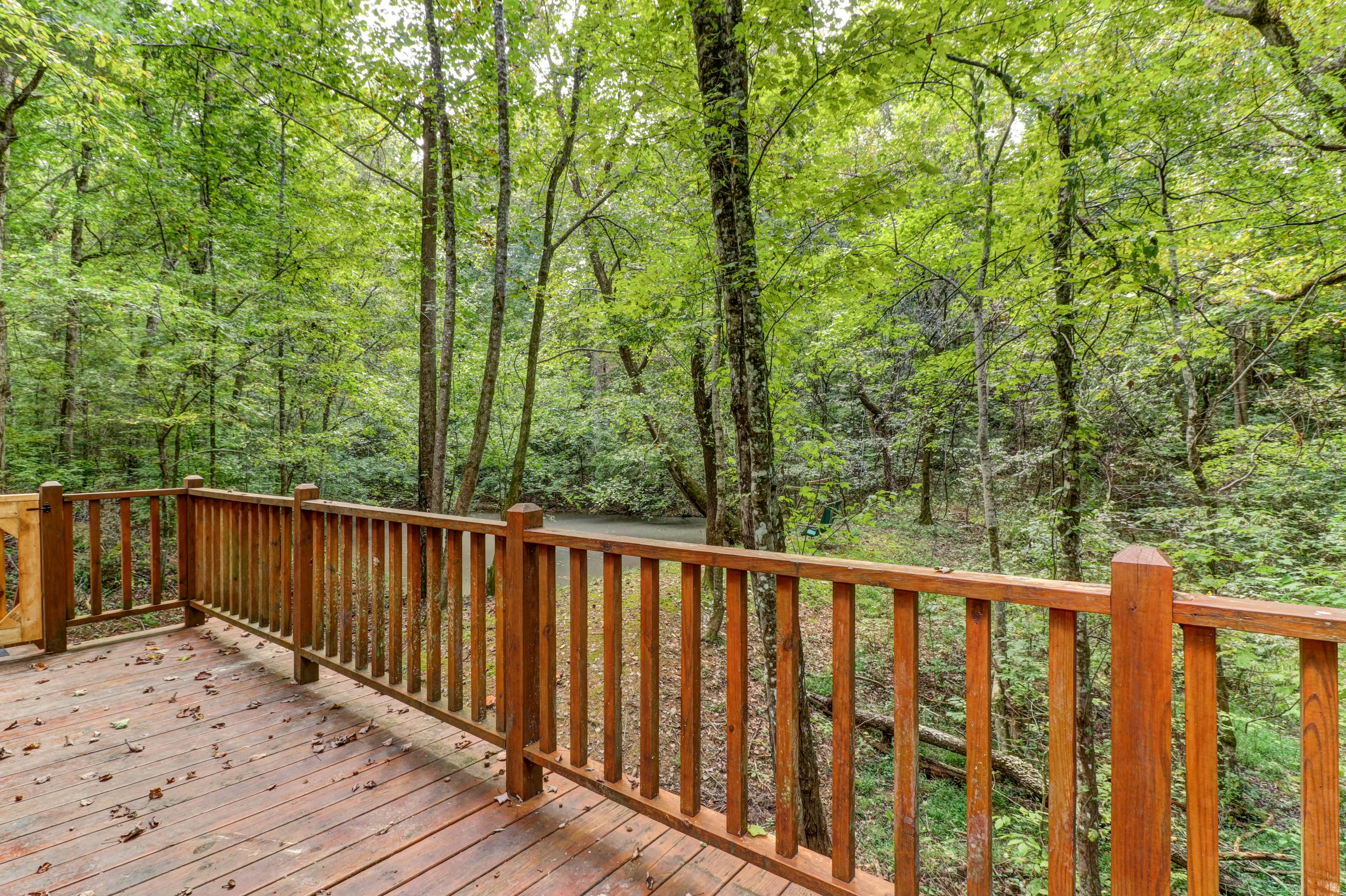 Creekside Cabin, Sleeps 8・Hot Tub・Foosball