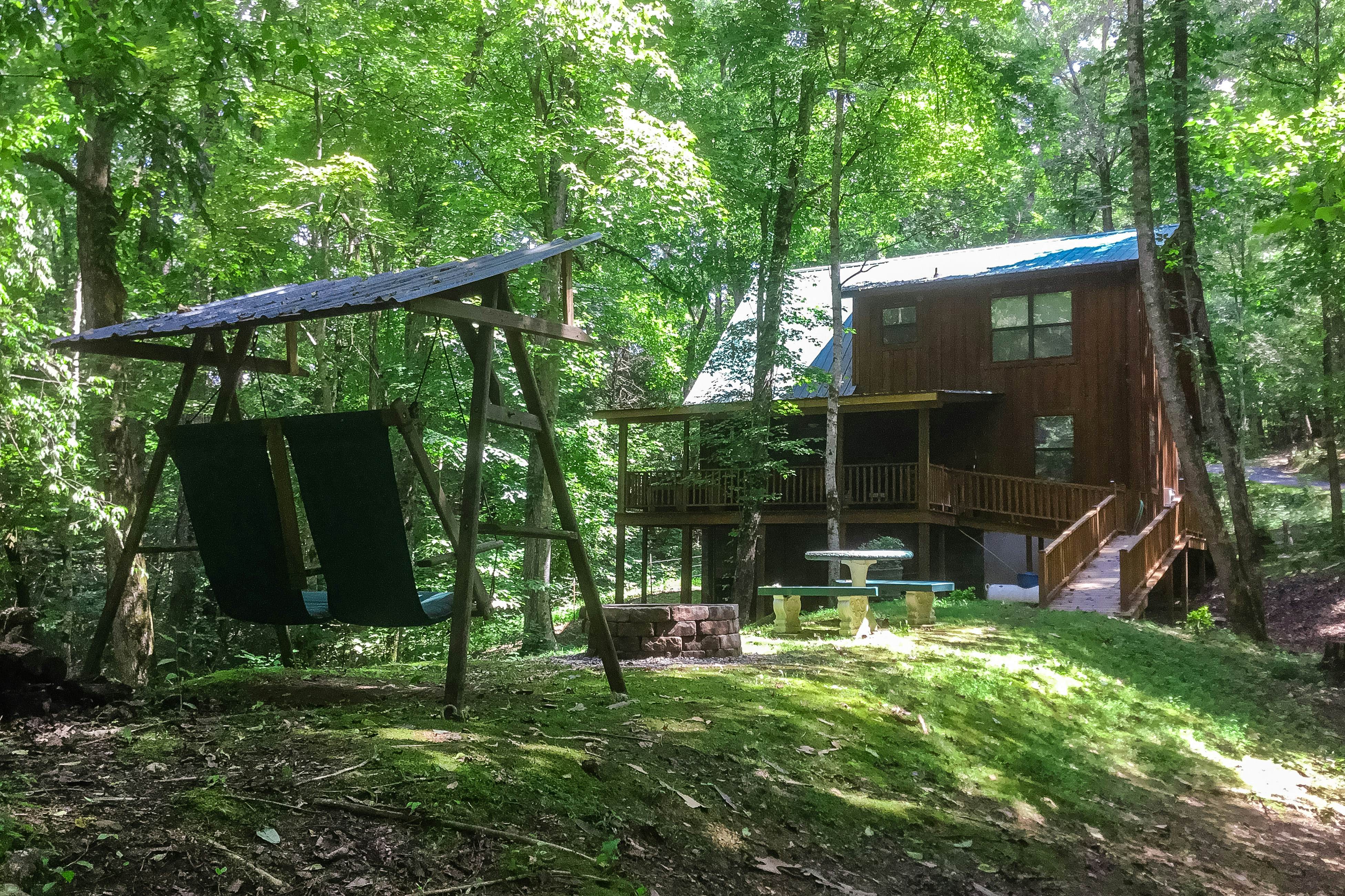 Creekside Cabin, Sleeps 8・Hot Tub・Foosball