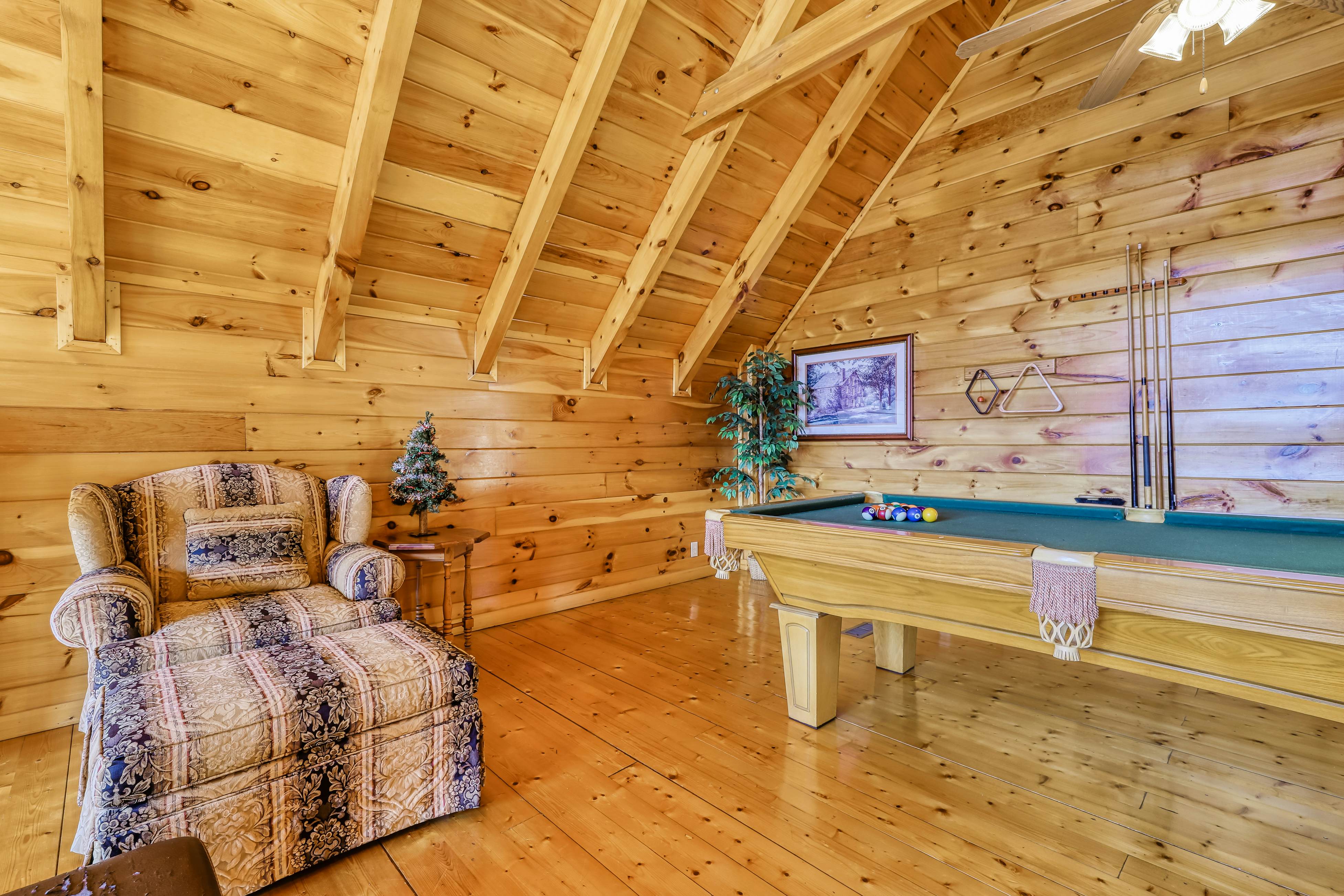 Lovely cabin w/ Free Attraction Tickets, a private hot tub, & mountain views