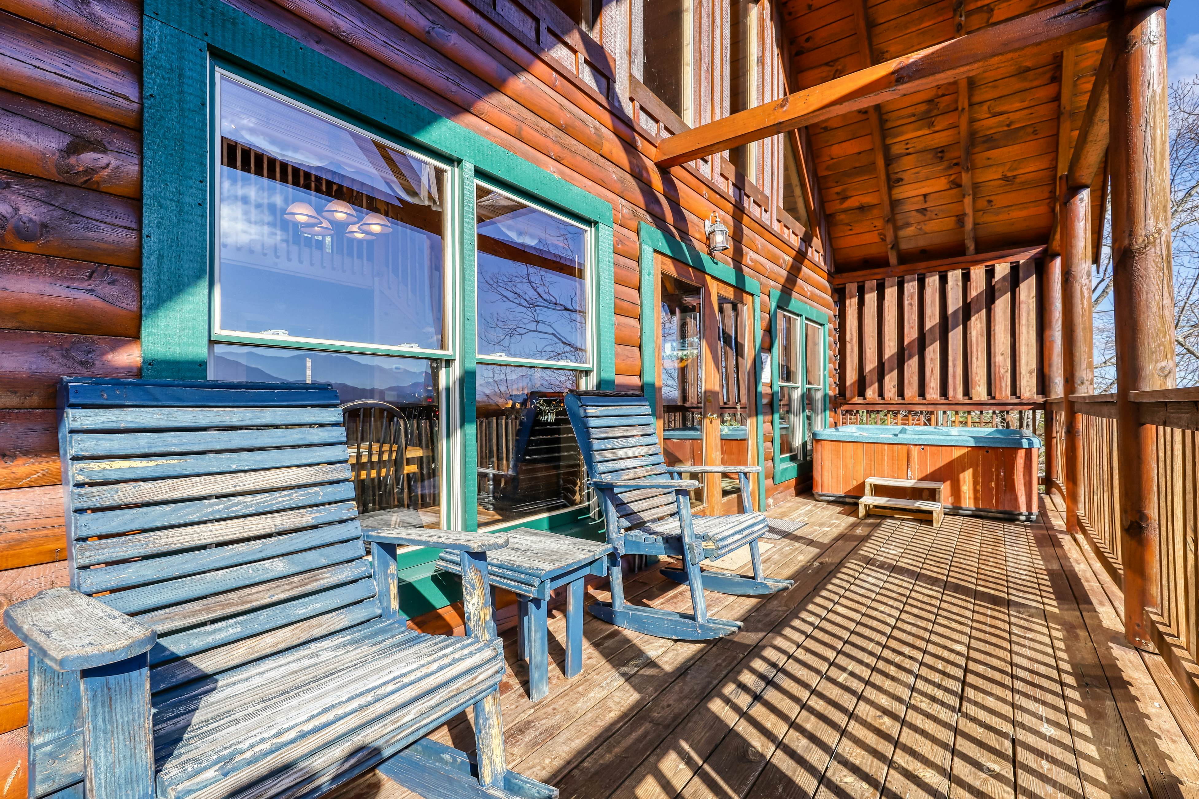 Lovely cabin w/ Free Attraction Tickets, a private hot tub, & mountain views