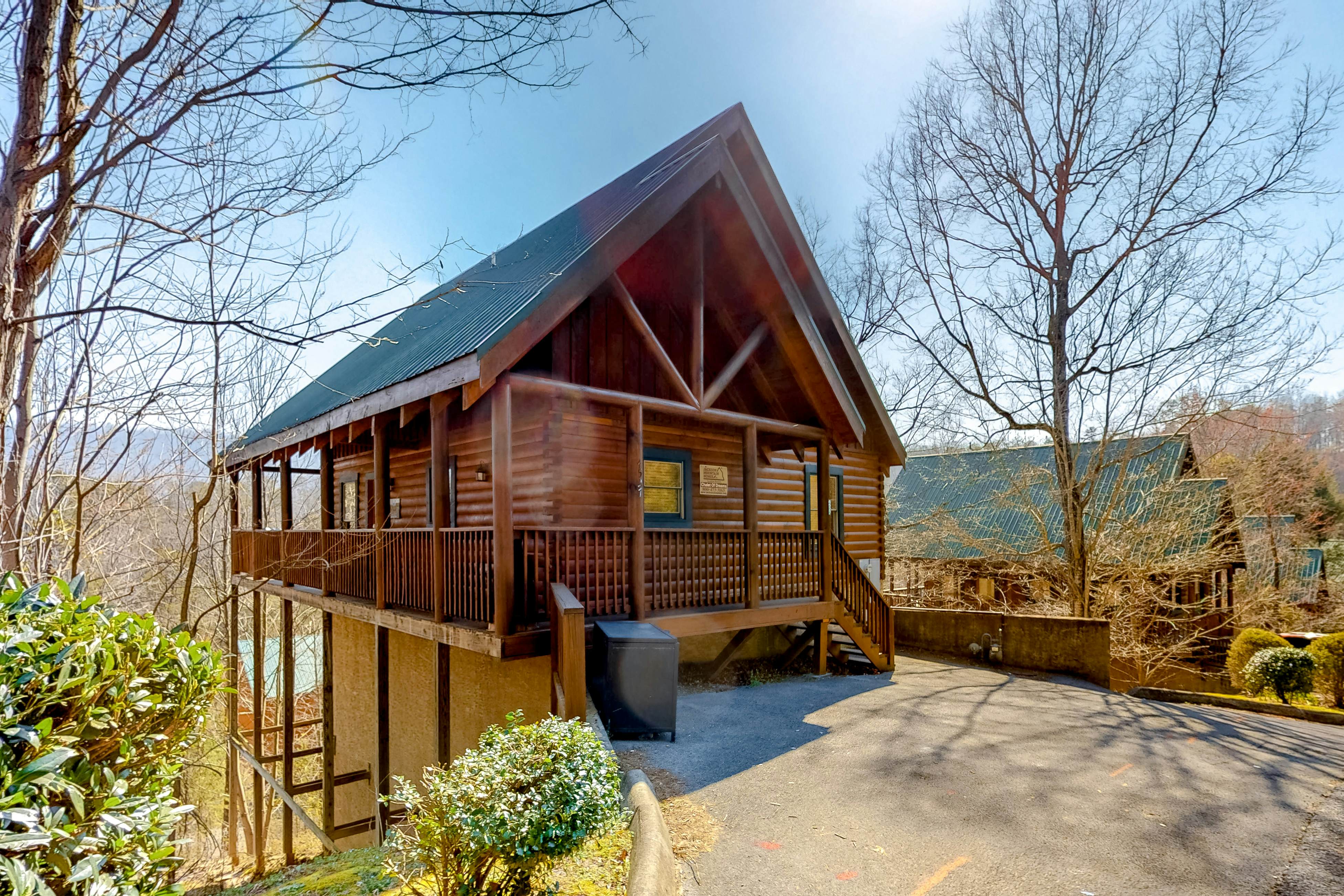 Elegant Two-Story Cabin w/ Free Attraction Tickets, Hot Tub, & Pool Table