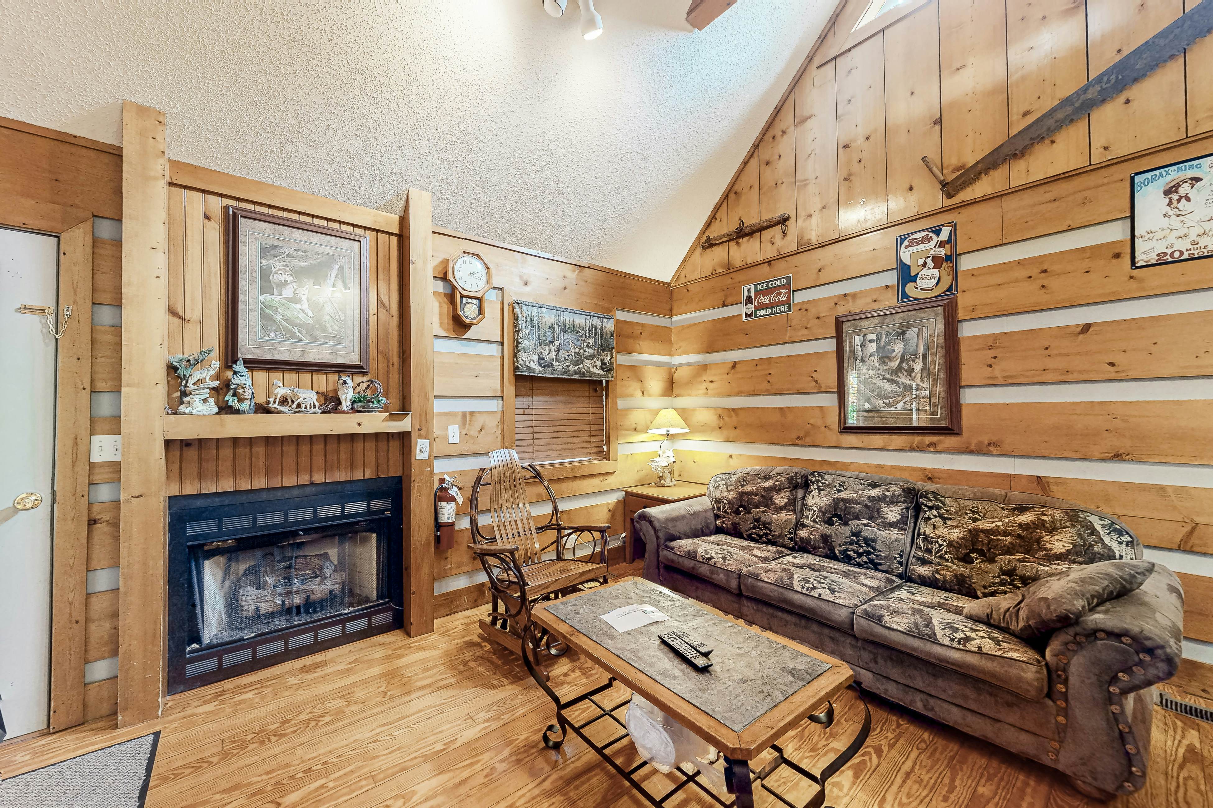 Casual Cabin with Private Hot Tub, Free Attraction Tickets, & Gas Fireplace
