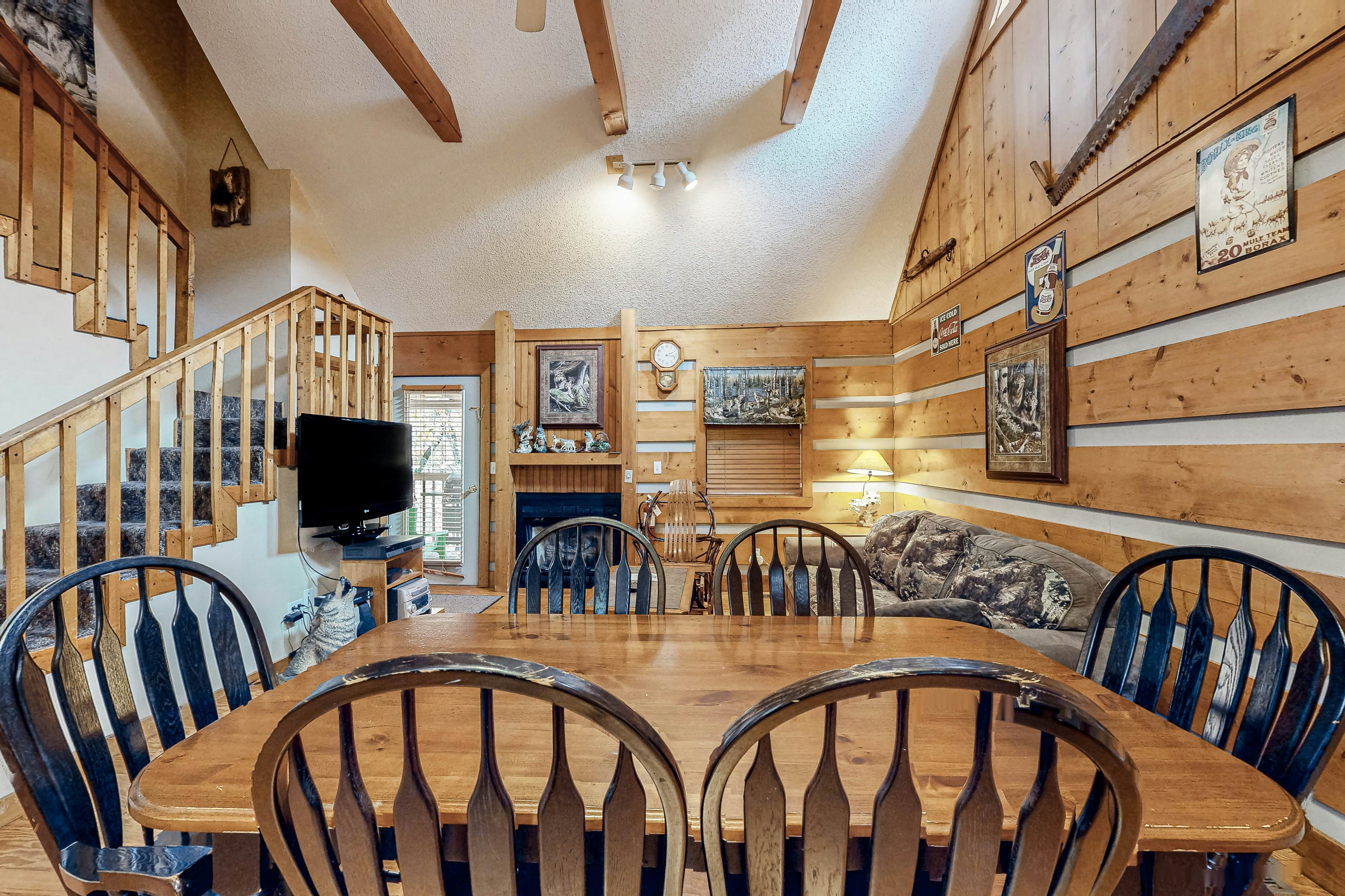 Casual Cabin with Private Hot Tub, Free Attraction Tickets, & Gas Fireplace
