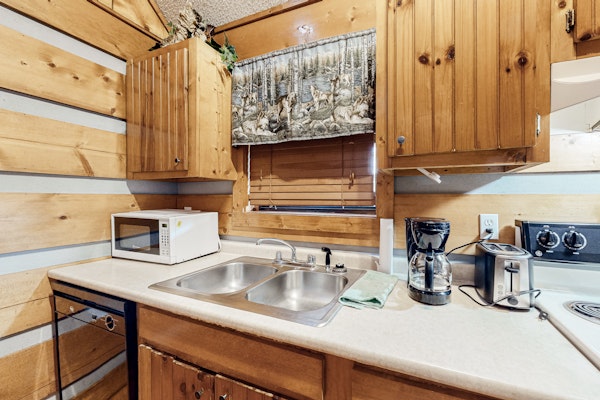 Casual Cabin, Sleeps 6・Hot Tub・Grill・Fireplace