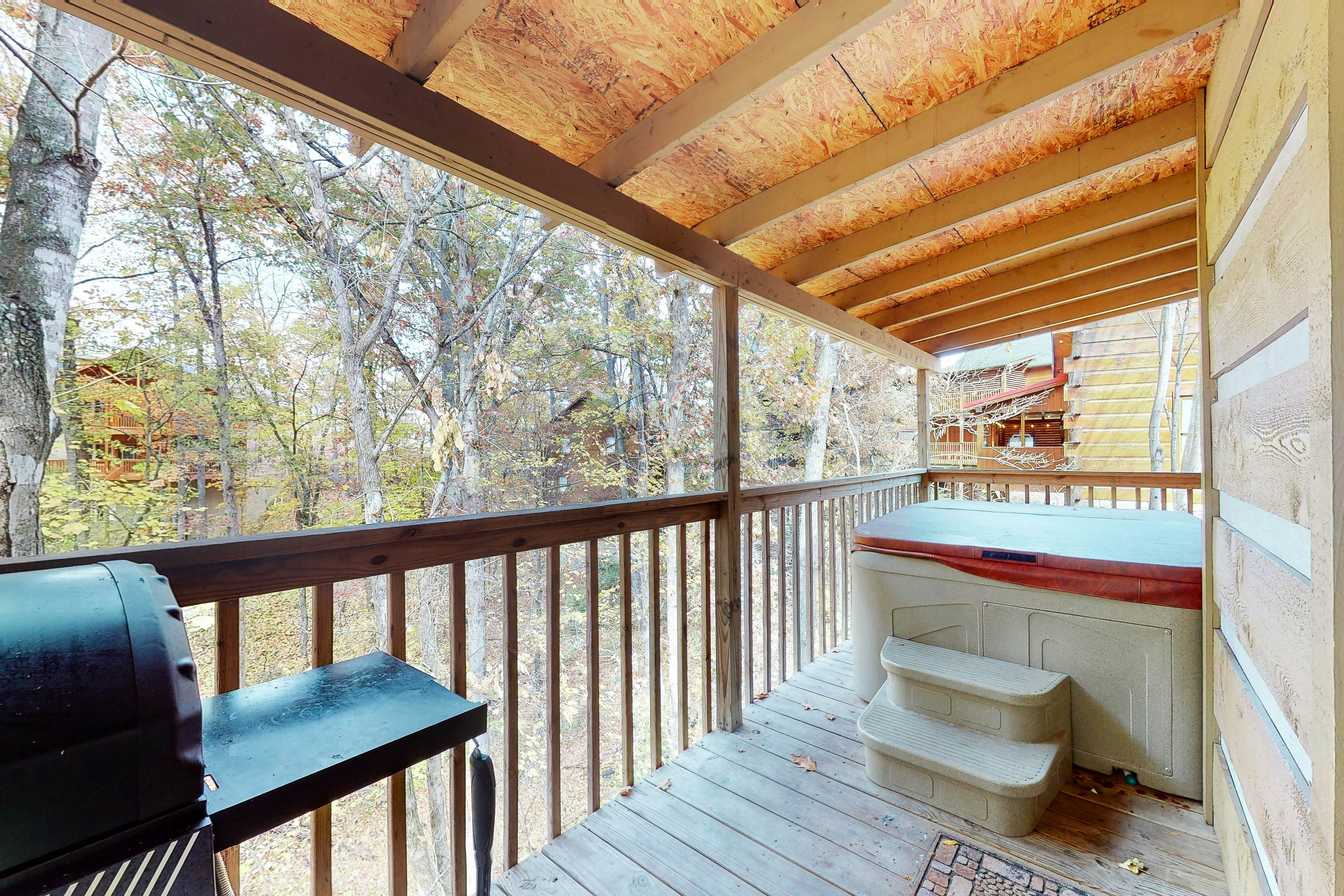 Casual Cabin with Private Hot Tub, Free Attraction Tickets, & Gas Fireplace