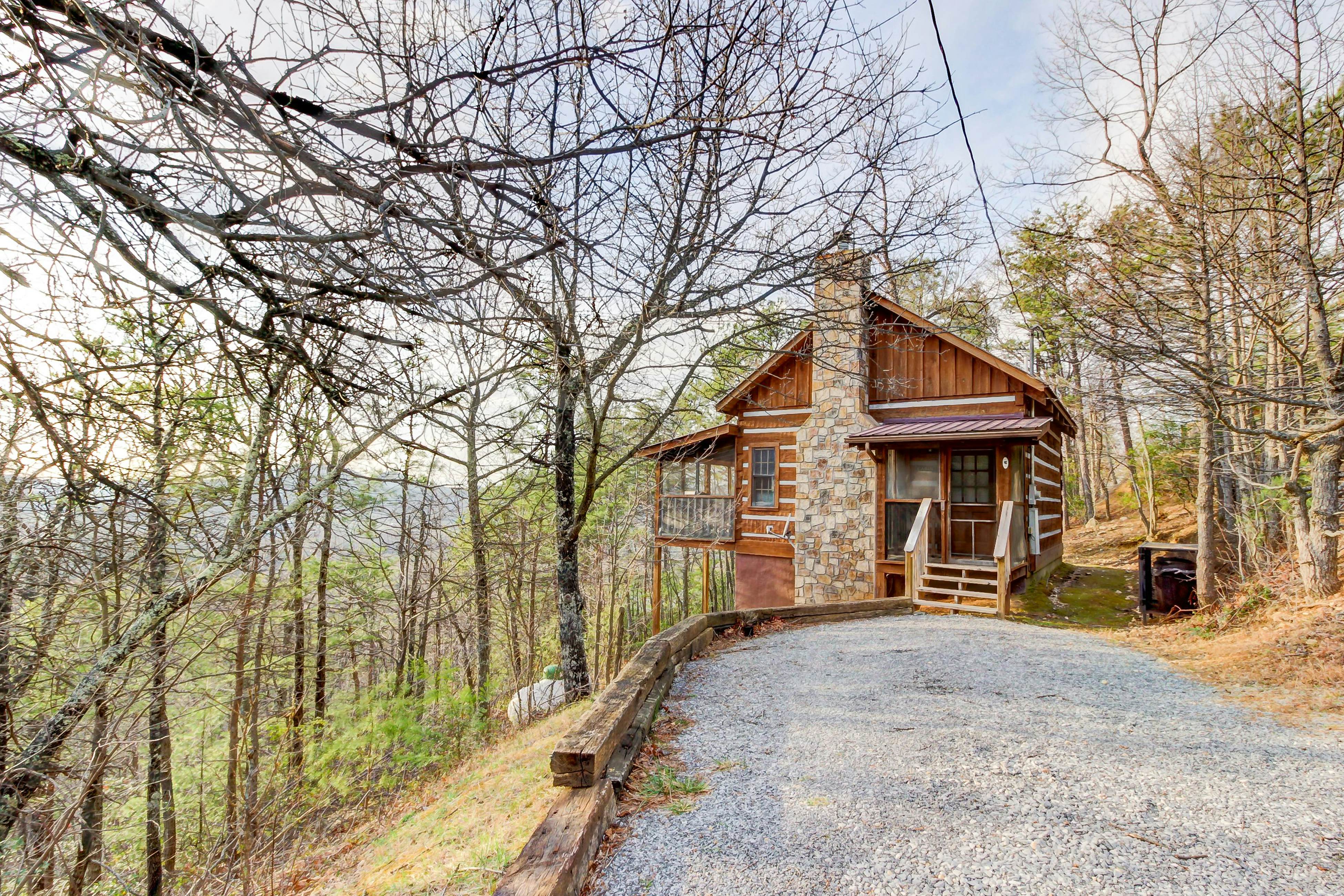 Mtn View Cabin, Sleeps 4・In the Woods・Deck・Hot Tub
