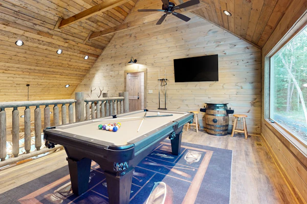 ๐๏ธ ๐ฆ๐๐ผ๐ป๐ฒ ๐ง๐ถ๐บ๐ฏ๐ฒ๐ฟ
A luxury Smoky Mountain lodge in Sevierville, TN just minutes from Pigeon Forge and Dollywood. This 2023-built retreat sleeps 12 and features a private indoor heated pool, outdoor hot tub, home theater, game room, billiards, outdoor TV, and firepit. Enjoy 2 primary suites, full kitchens, smart TVs, WiFi, and spacious living areas surrounded by peaceful wooded views. Perfect for family getaways, group trips, and mountain adventures.