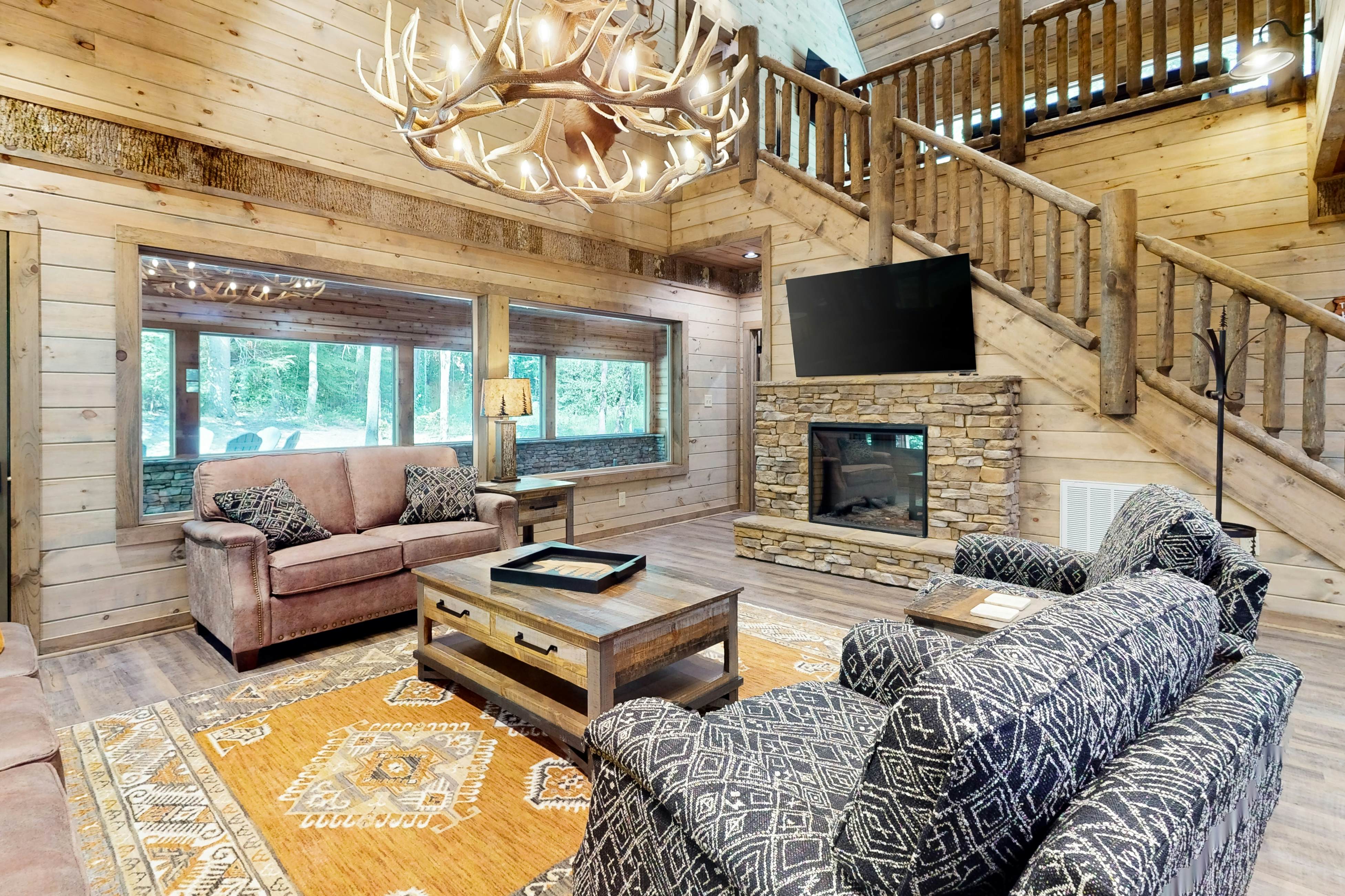 Elegant Lodge, Sleeps 12・Pool・Hot Tub・Theater・Games