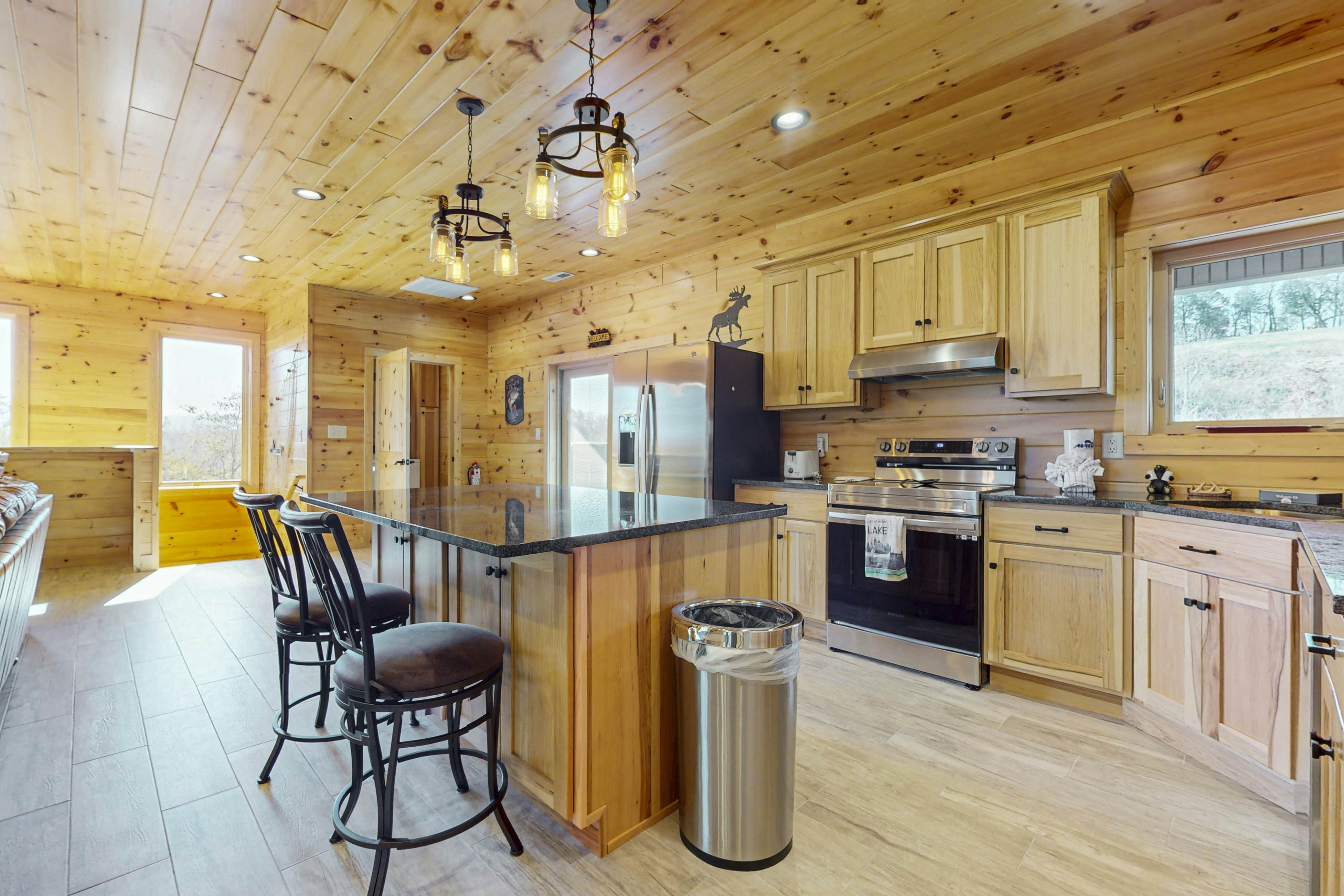 Cozy Home W Lake Views, Sleeps 4・Games・Free Ticket