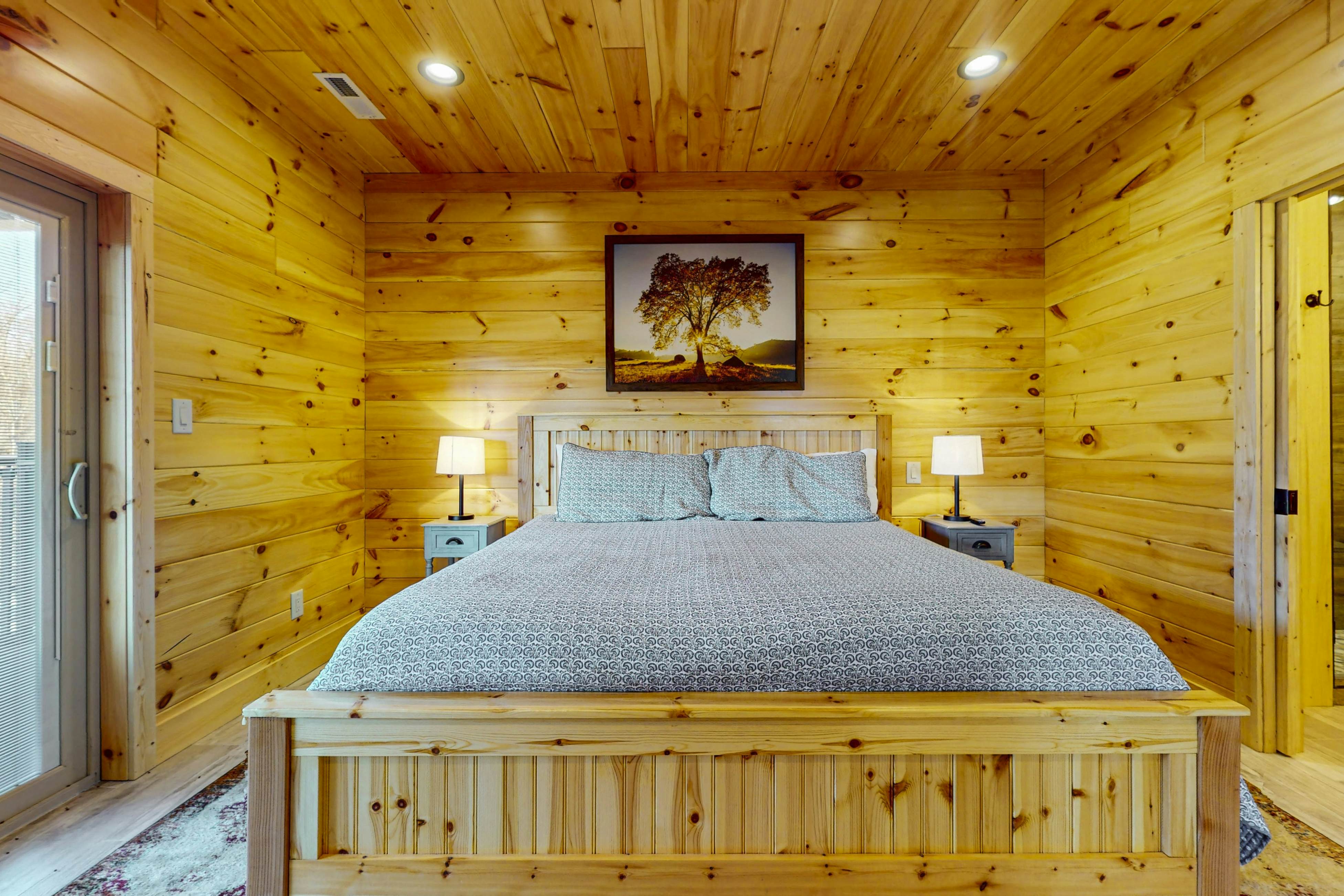 Cozy Home W Lake Views, Sleeps 4・Games・Free Ticket