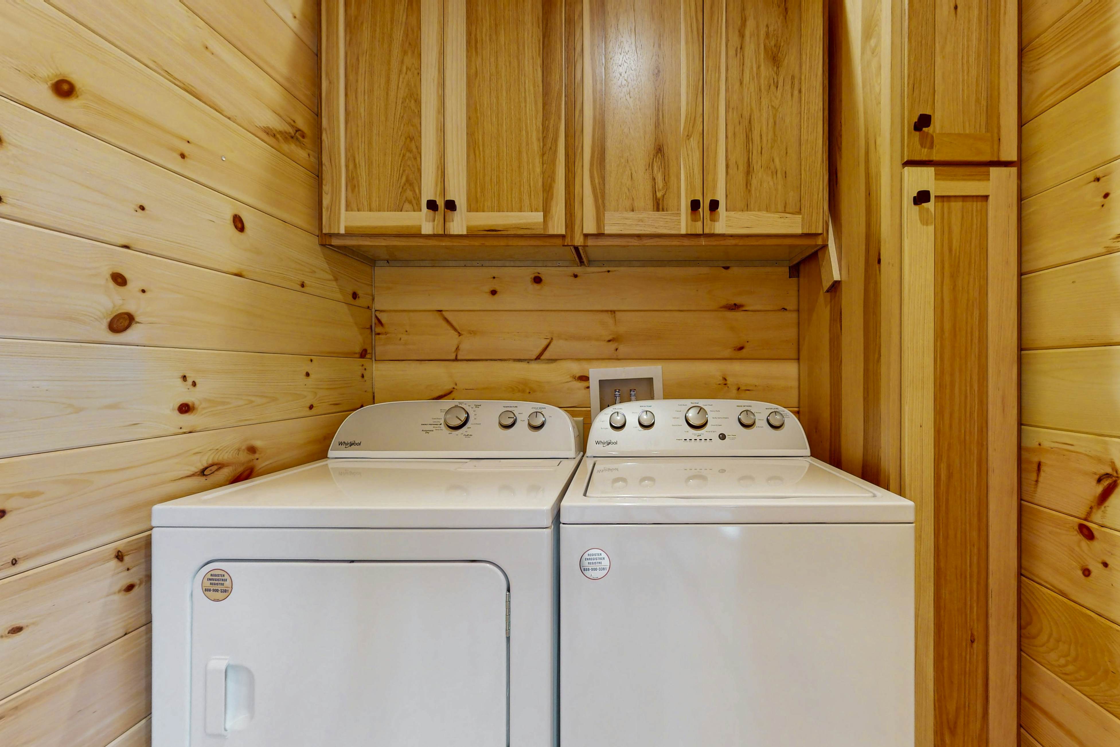 Cozy Home W Lake Views, Sleeps 4・Games・Free Ticket